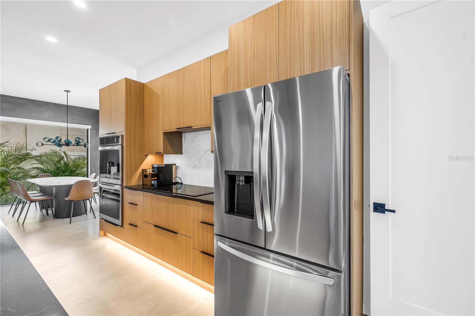 2305 TEMPLE ST — photo 13