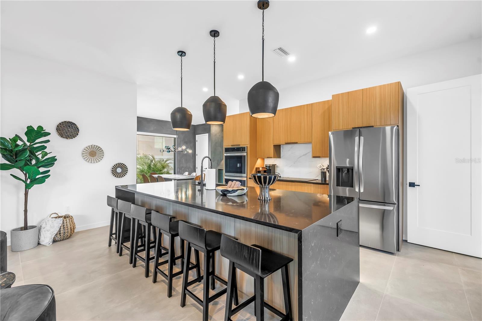 2305 TEMPLE ST — photo 14