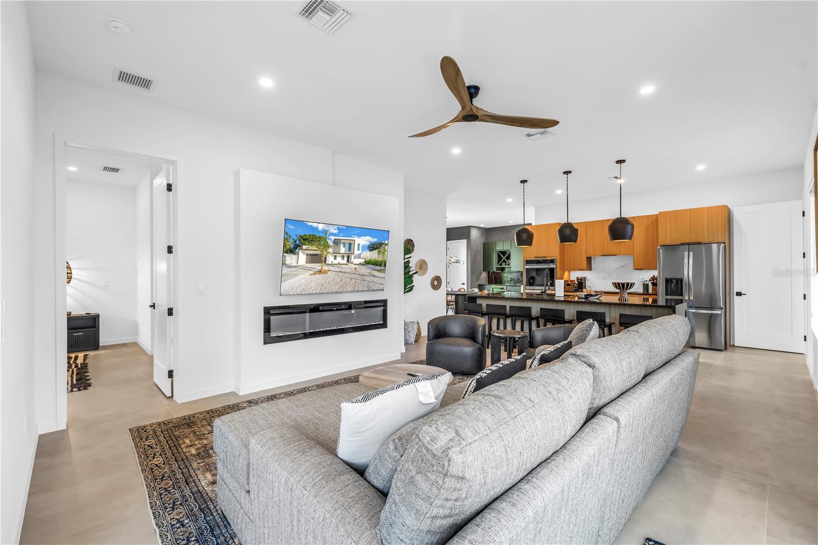 2305 TEMPLE ST — photo 19