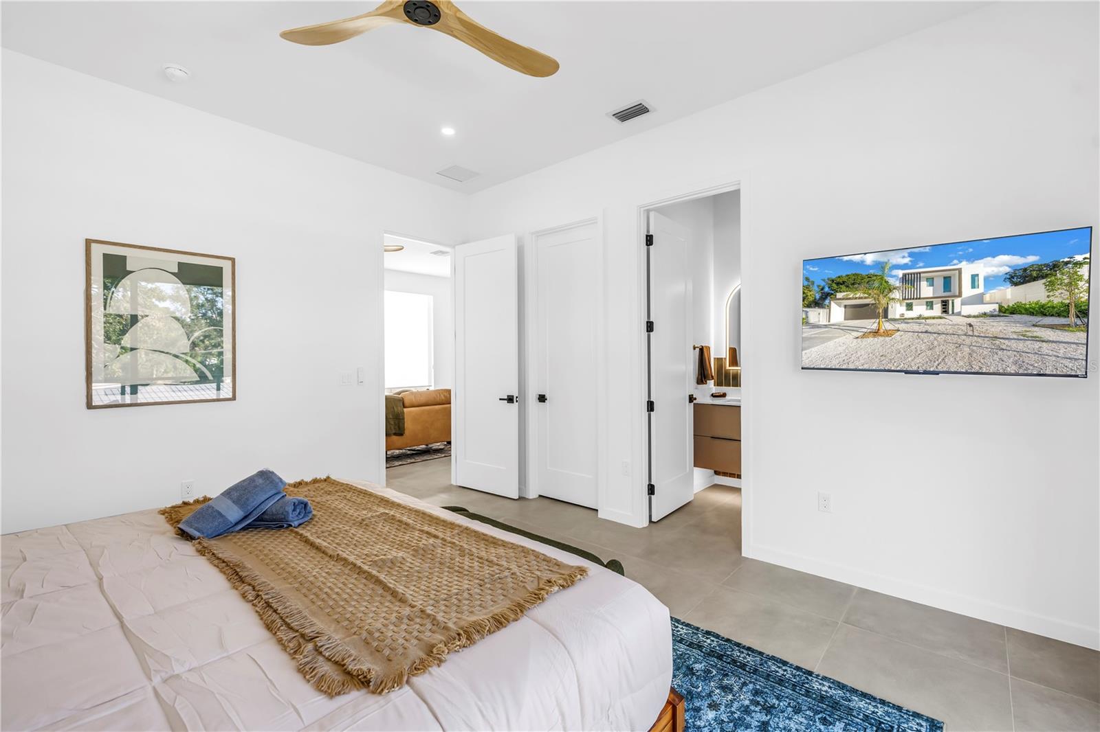 2305 TEMPLE ST — photo 43