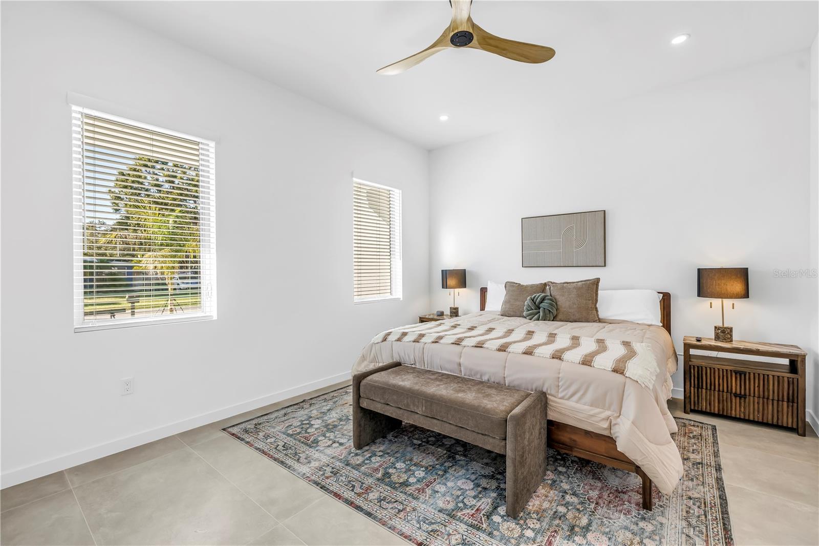 2305 TEMPLE ST — photo 30