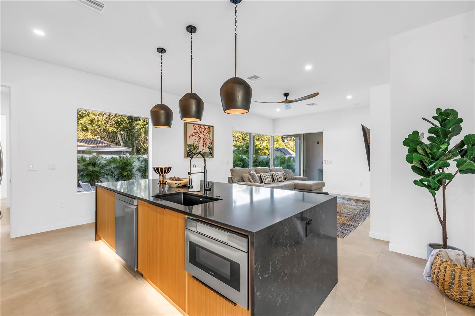 2305 TEMPLE ST — photo 11