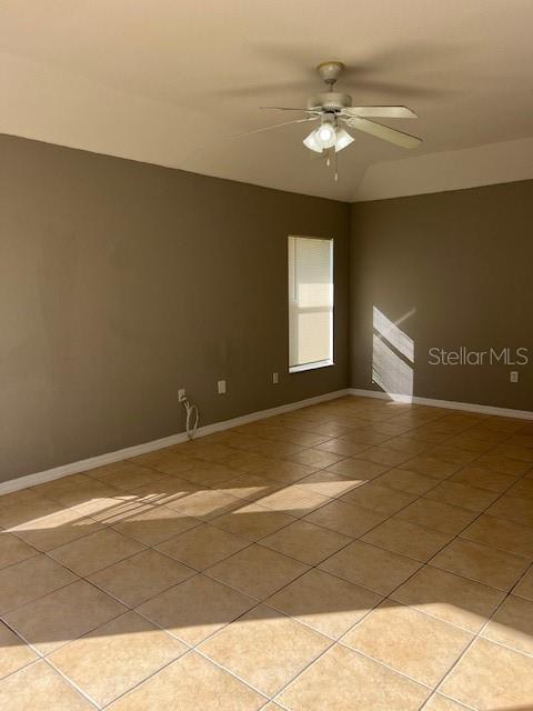2447 JARVIS ST — photo 9