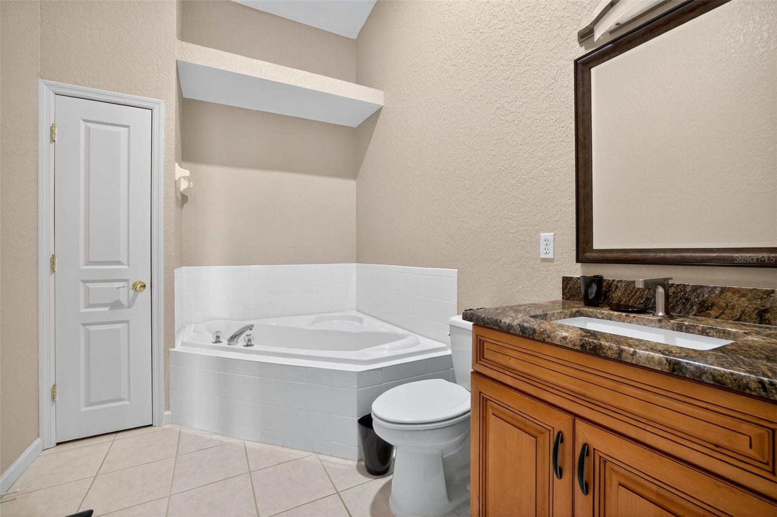 140 BRENT CIR — photo 16