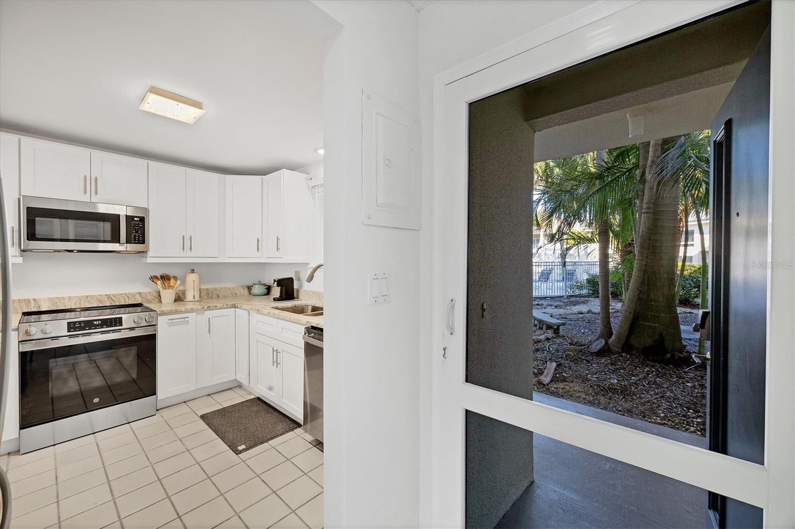 500 S WASHINGTON DR #3A — photo 3