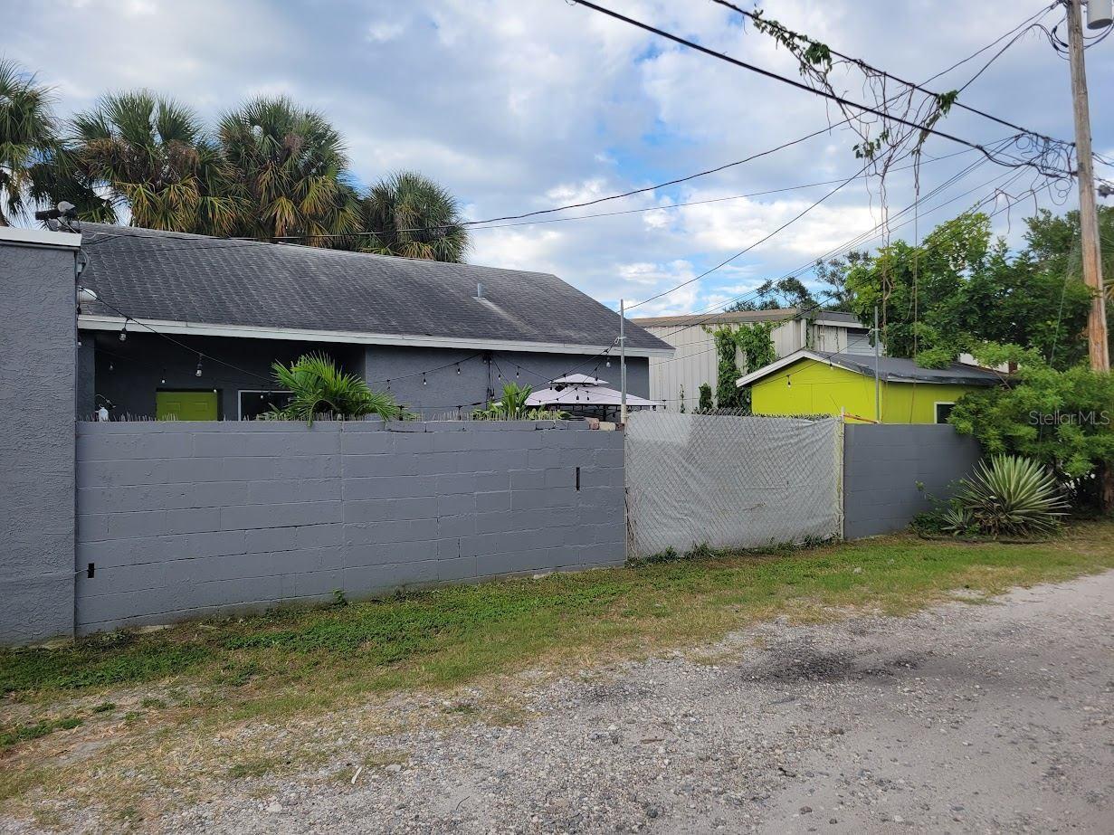 5205 HAINES RD N — photo 3
