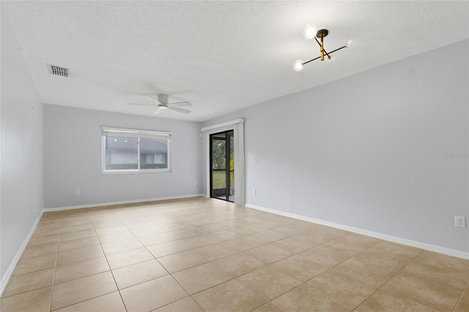 2701 COUNTRYSIDE BLVD #102 — photo 10
