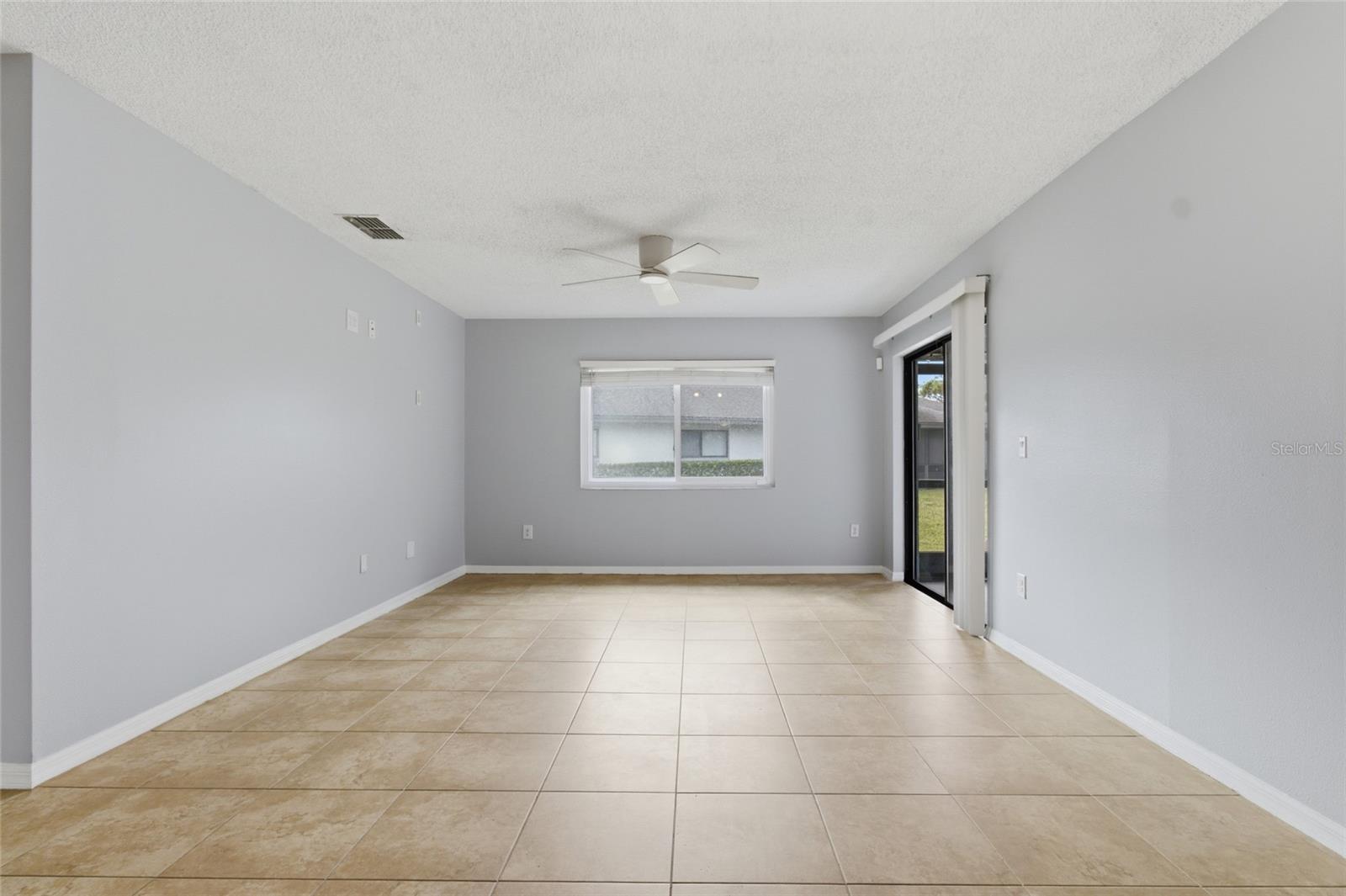 2701 COUNTRYSIDE BLVD #102 — photo 12