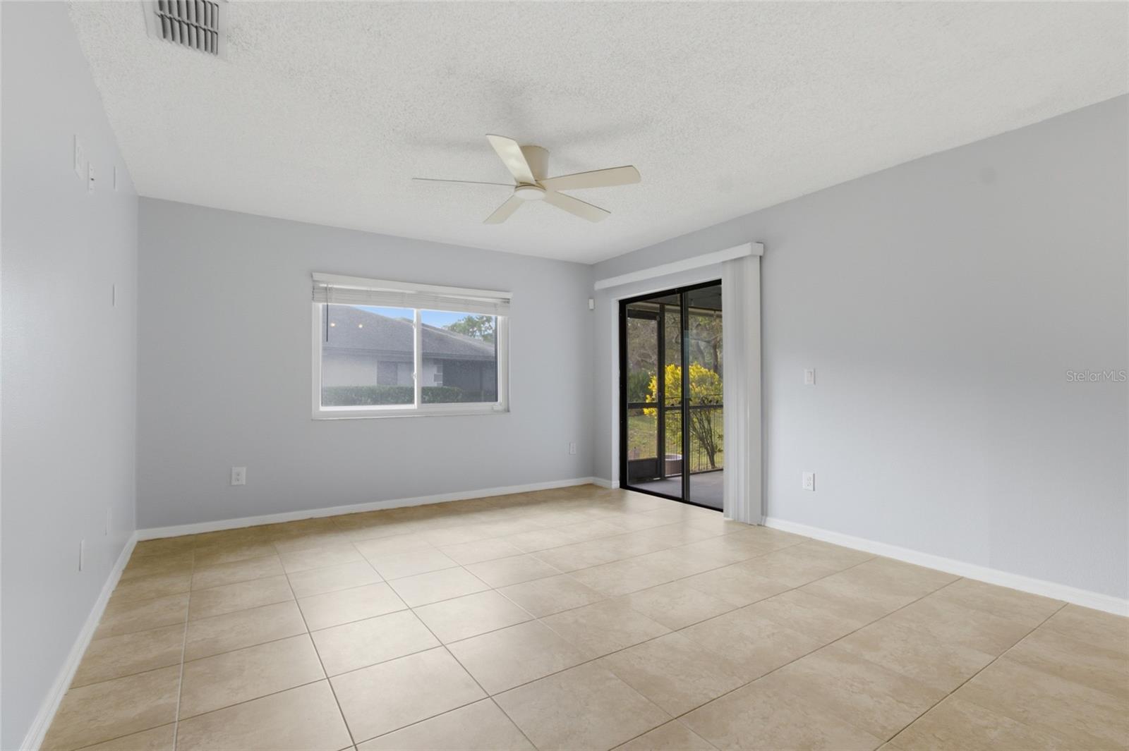 2701 COUNTRYSIDE BLVD #102 — photo 11