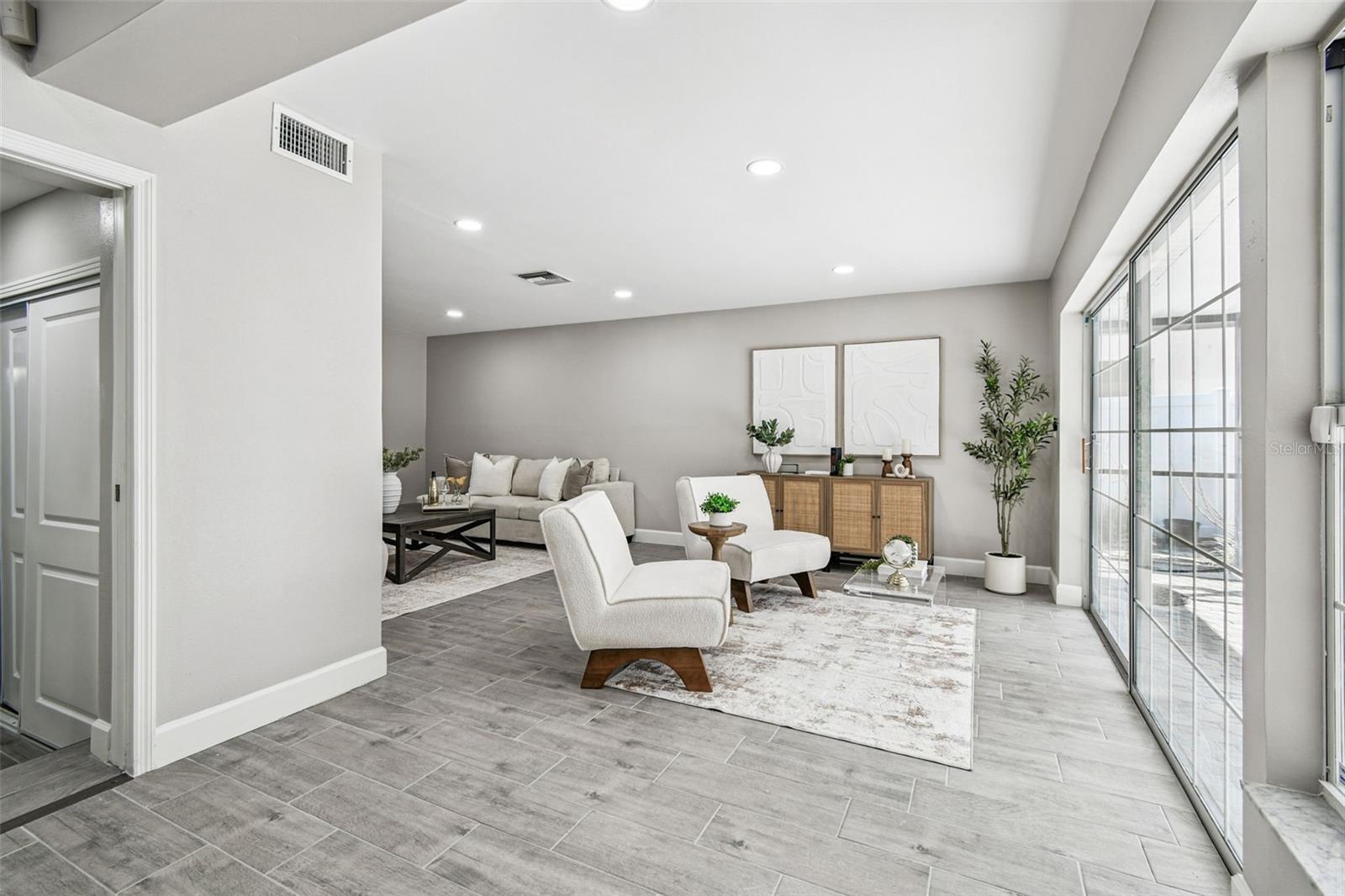 2 S TREASURE DR — photo 24