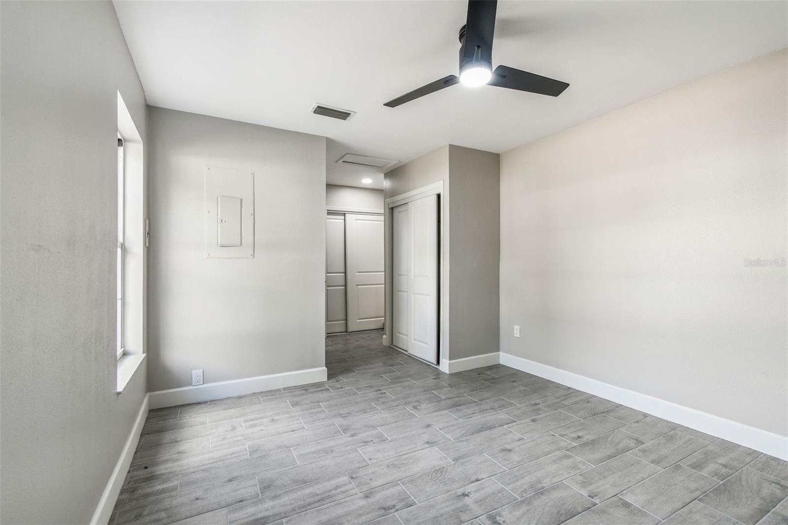 2 S TREASURE DR — photo 31