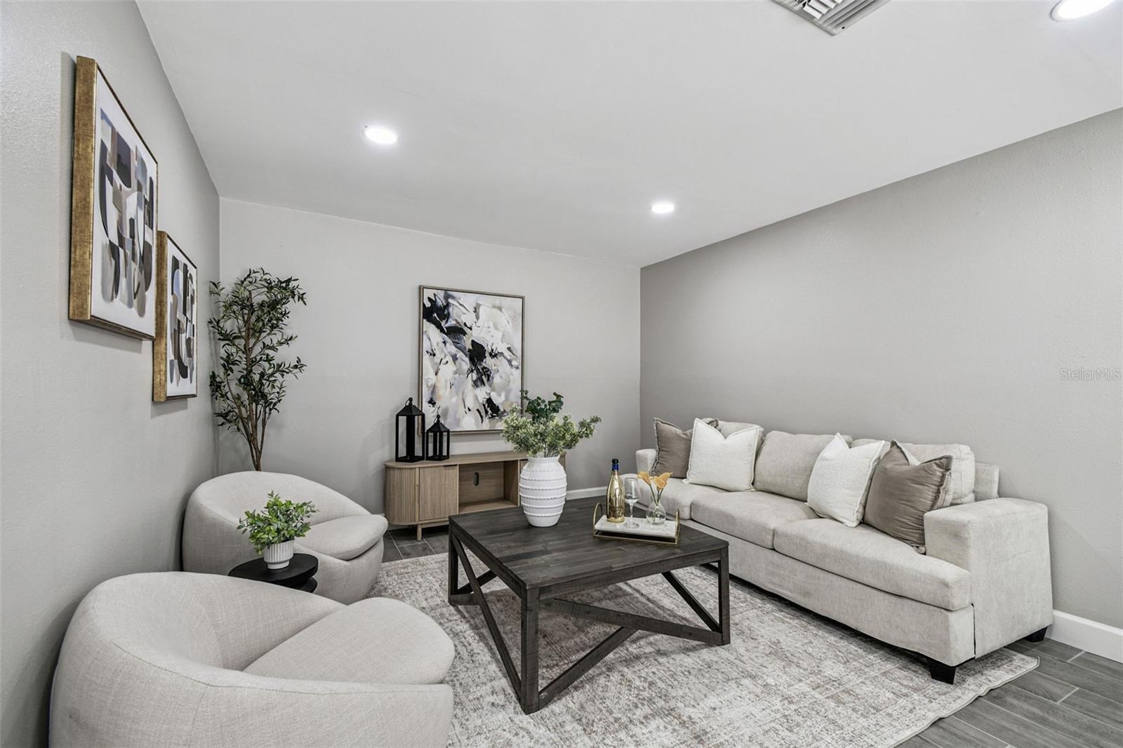 2 S TREASURE DR — photo 28