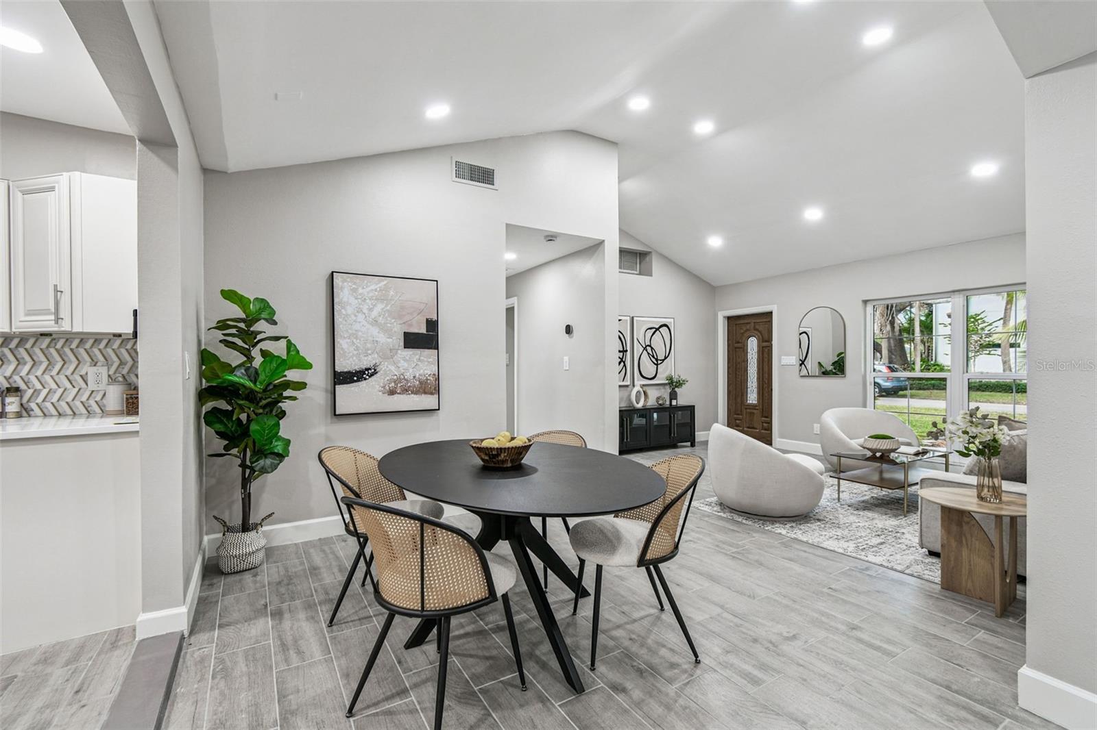 2 S TREASURE DR — photo 11
