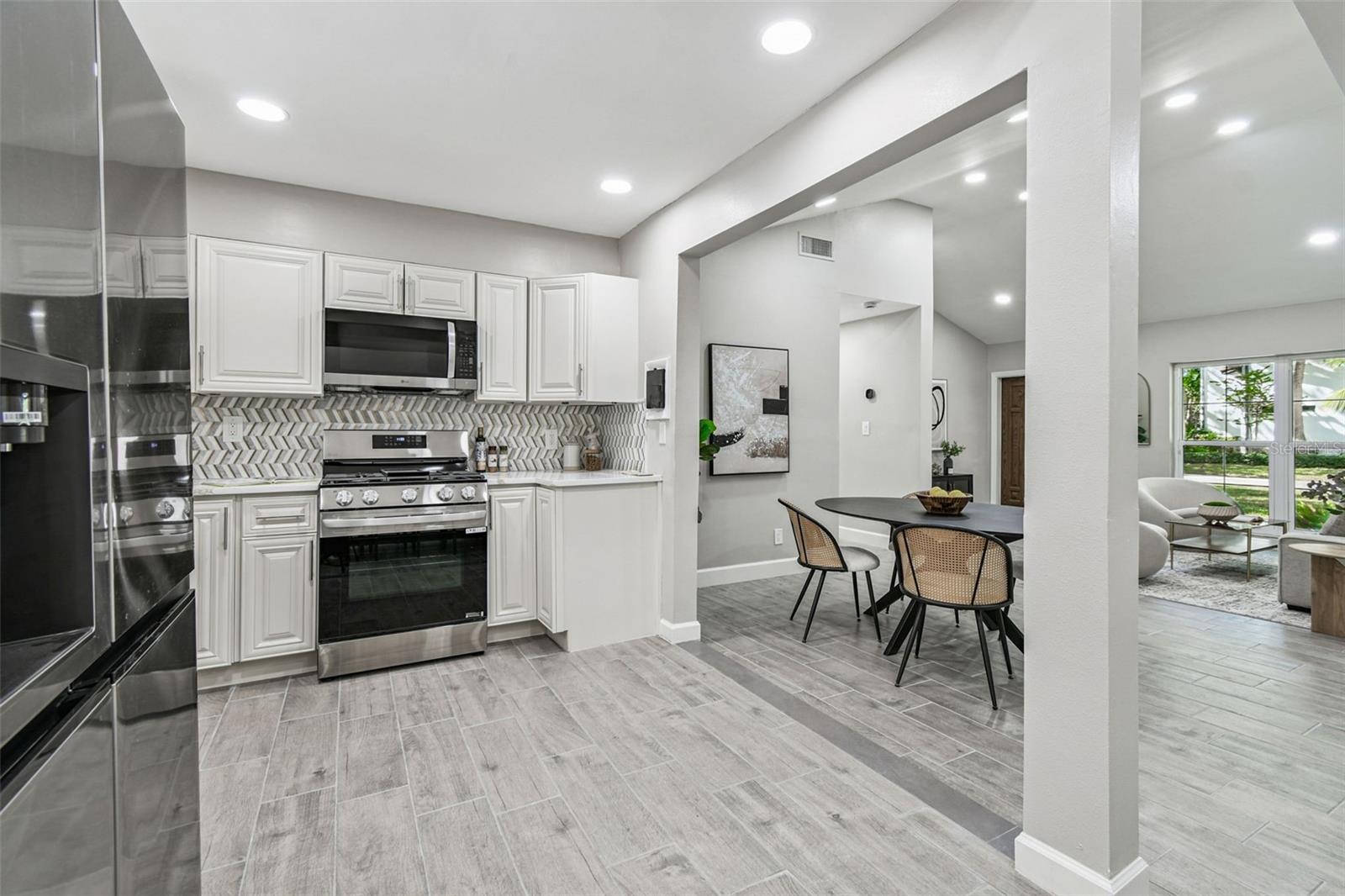 2 S TREASURE DR — photo 23