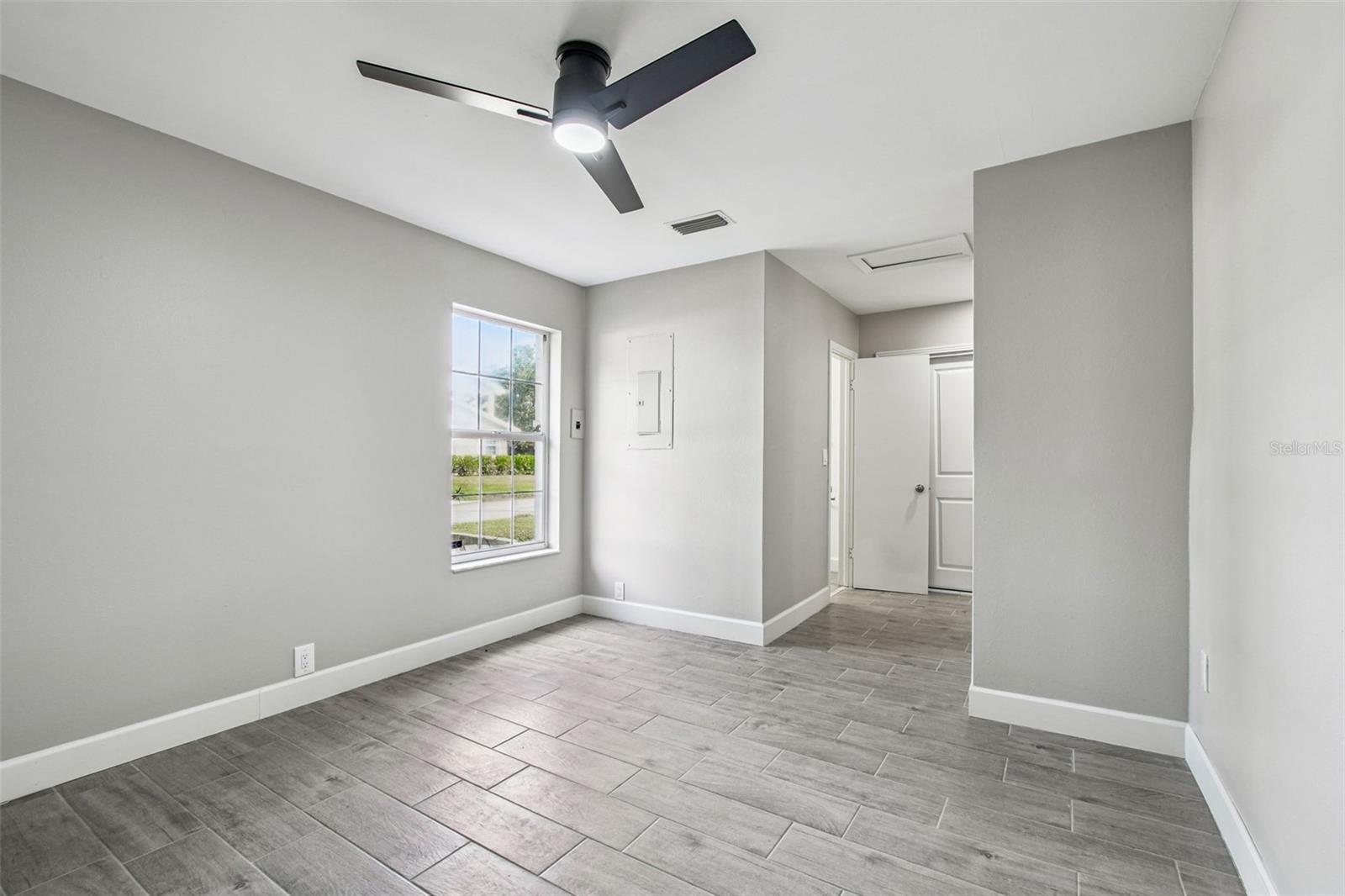2 S TREASURE DR — photo 32