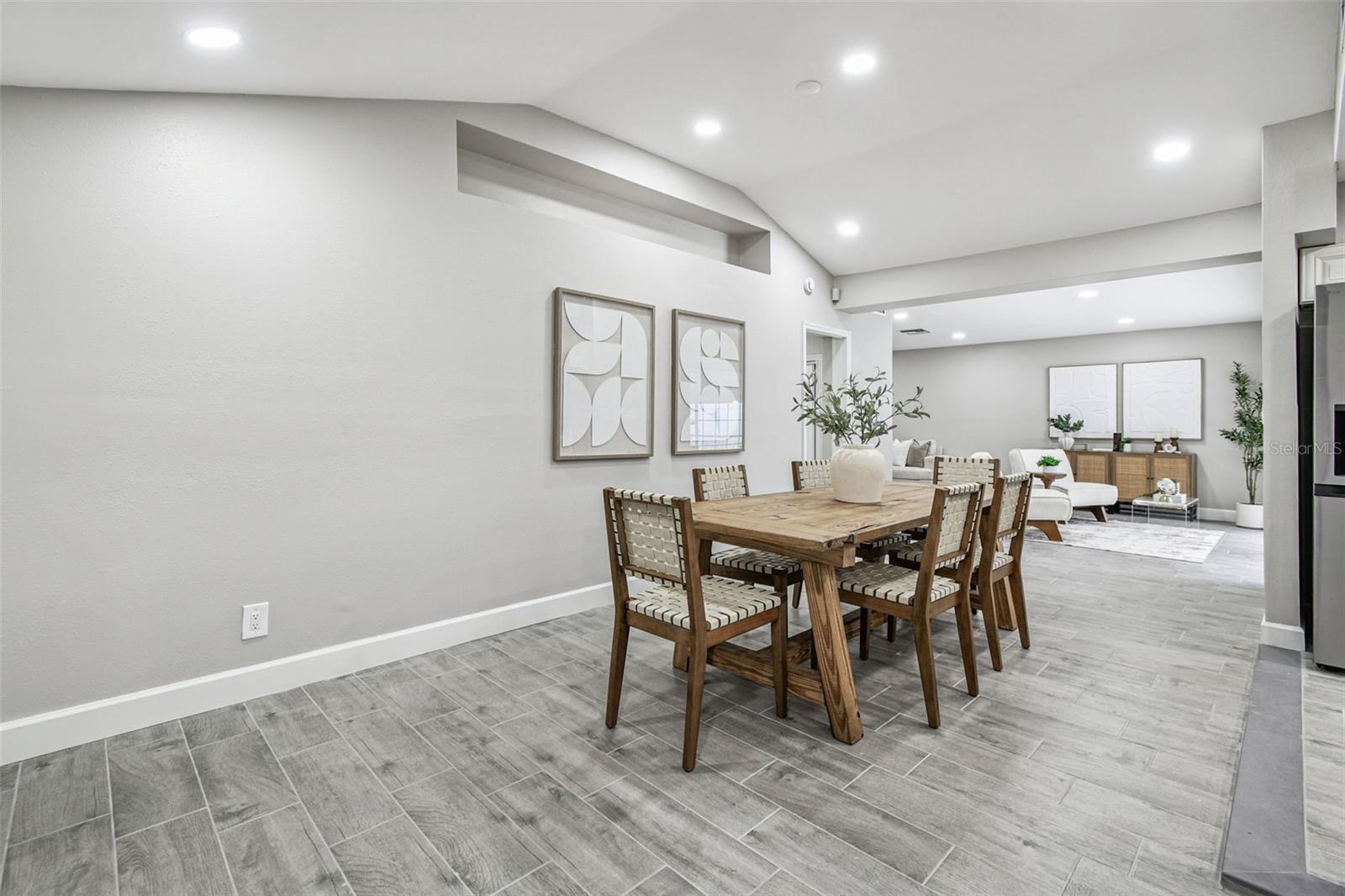 2 S TREASURE DR — photo 15