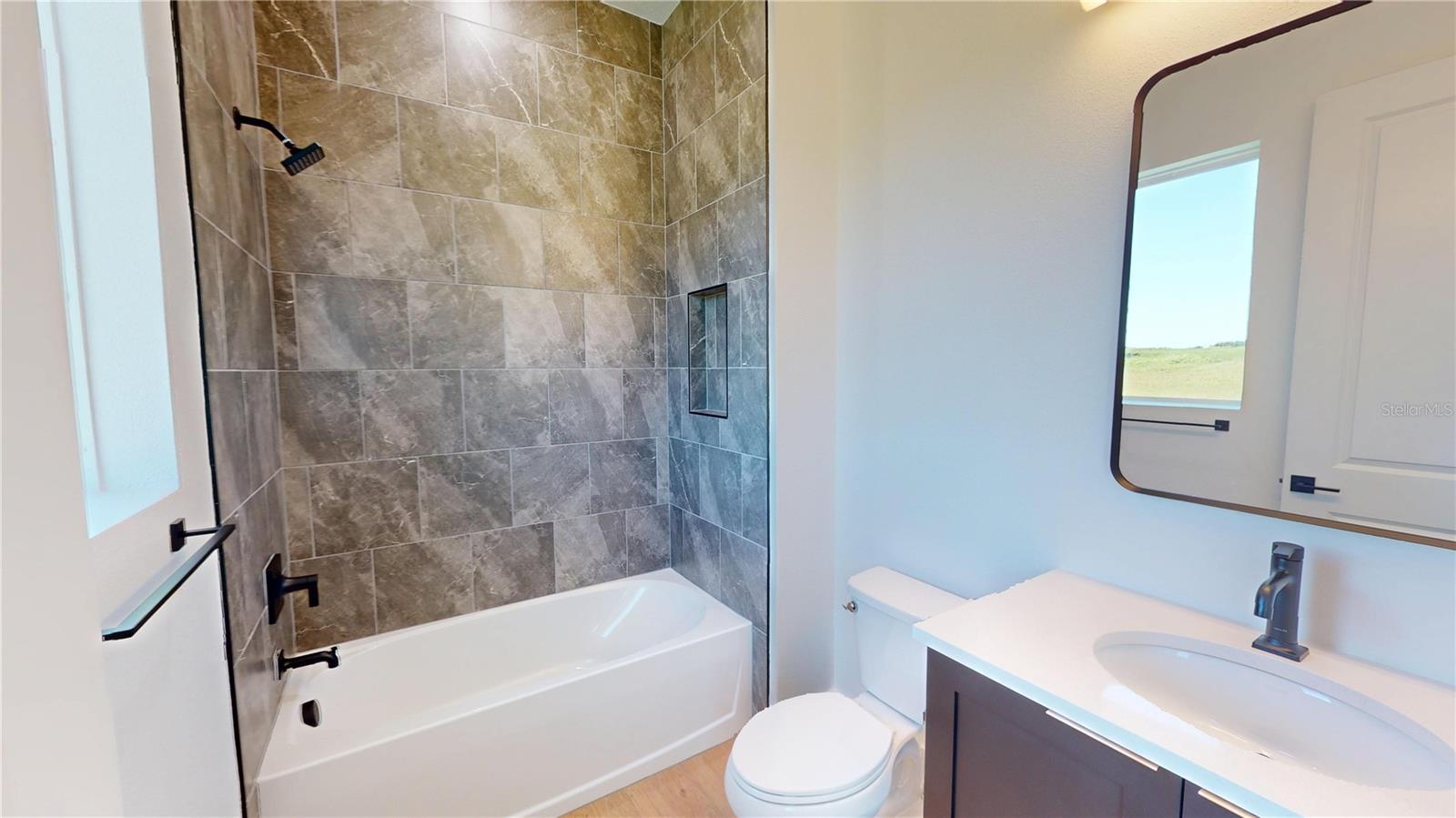 35588 FARMVIEW RD — photo 39