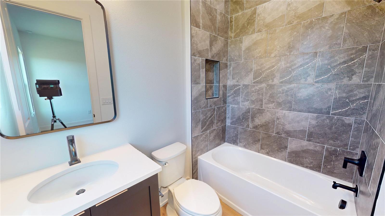 35588 FARMVIEW RD — photo 42