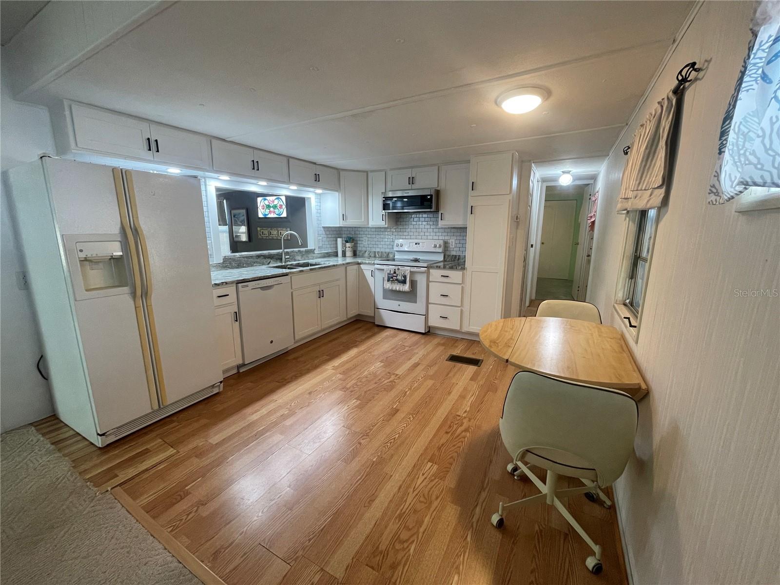 504 49TH C AVENUE DR E — photo 3