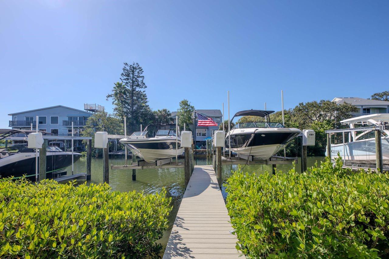 196 HAVEN BEACH DR — photo 44