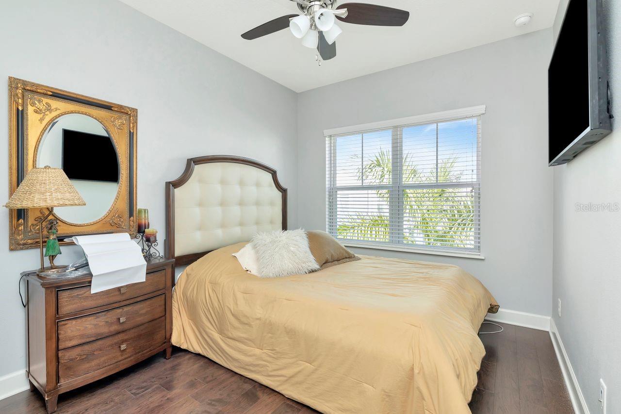196 HAVEN BEACH DR — photo 35