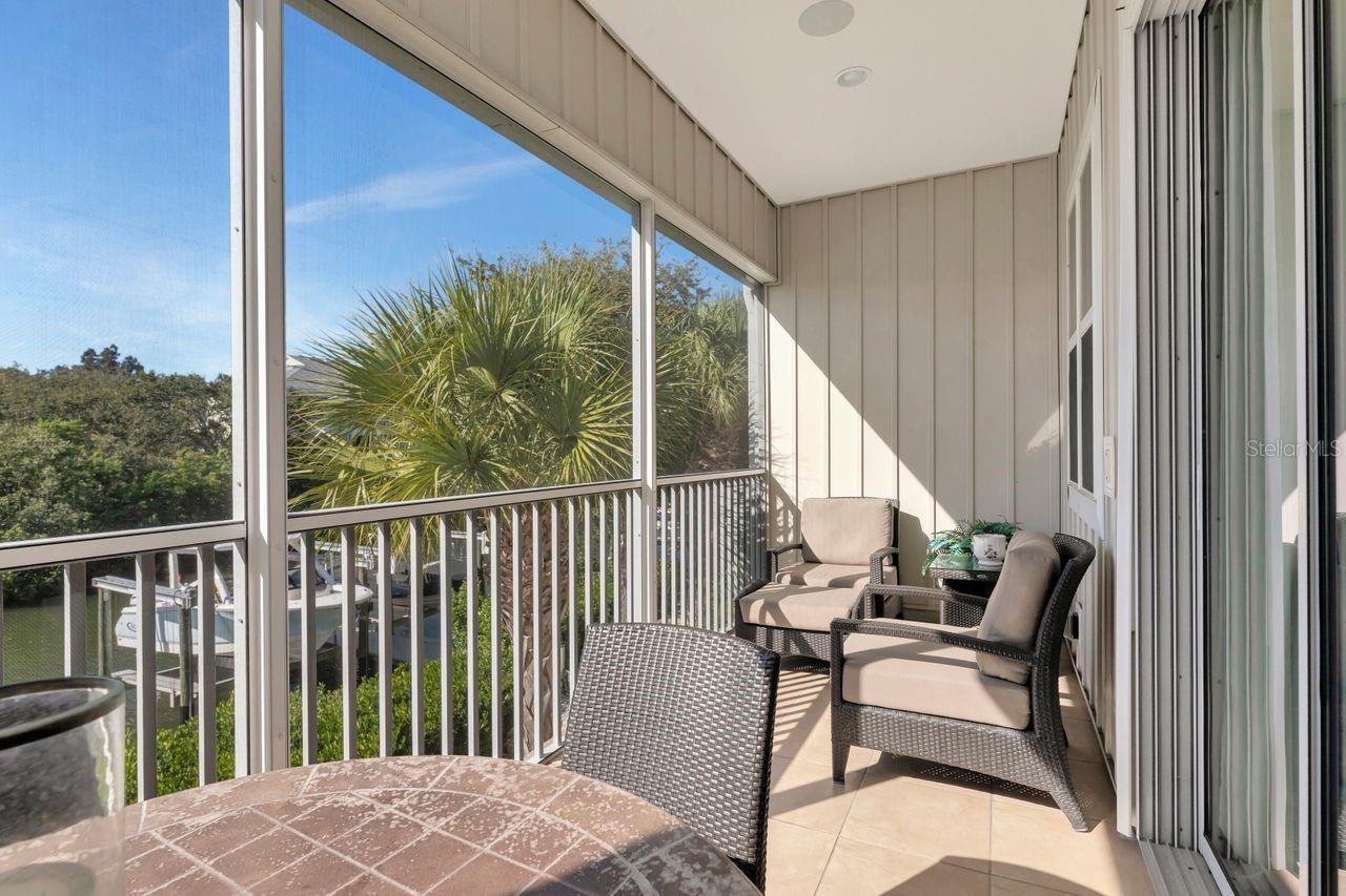 196 HAVEN BEACH DR — photo 24