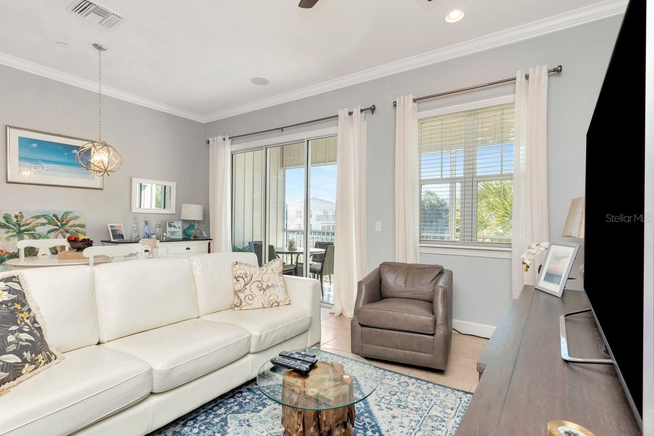 196 HAVEN BEACH DR — photo 16