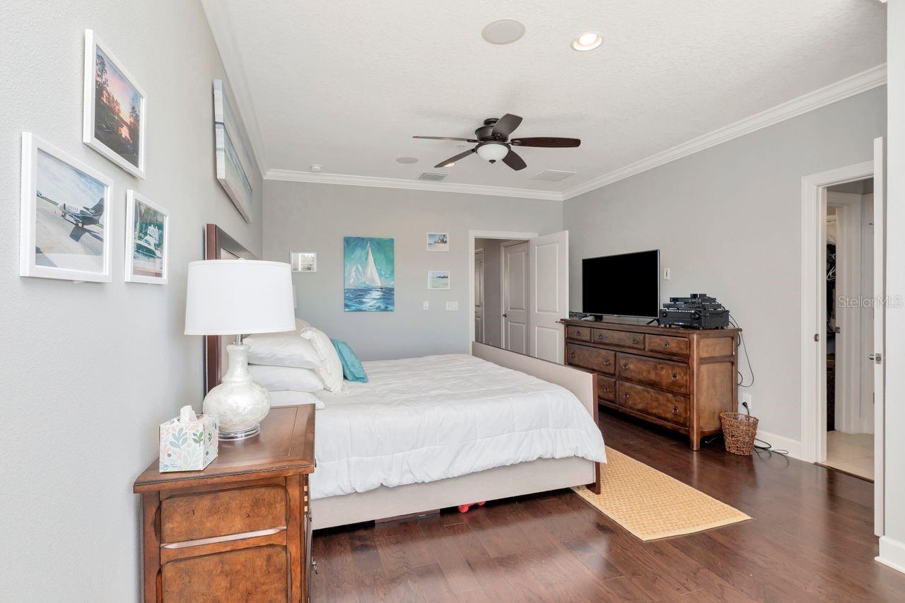 196 HAVEN BEACH DR — photo 29