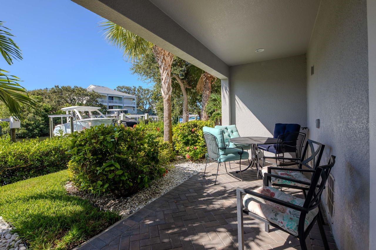196 HAVEN BEACH DR — photo 39