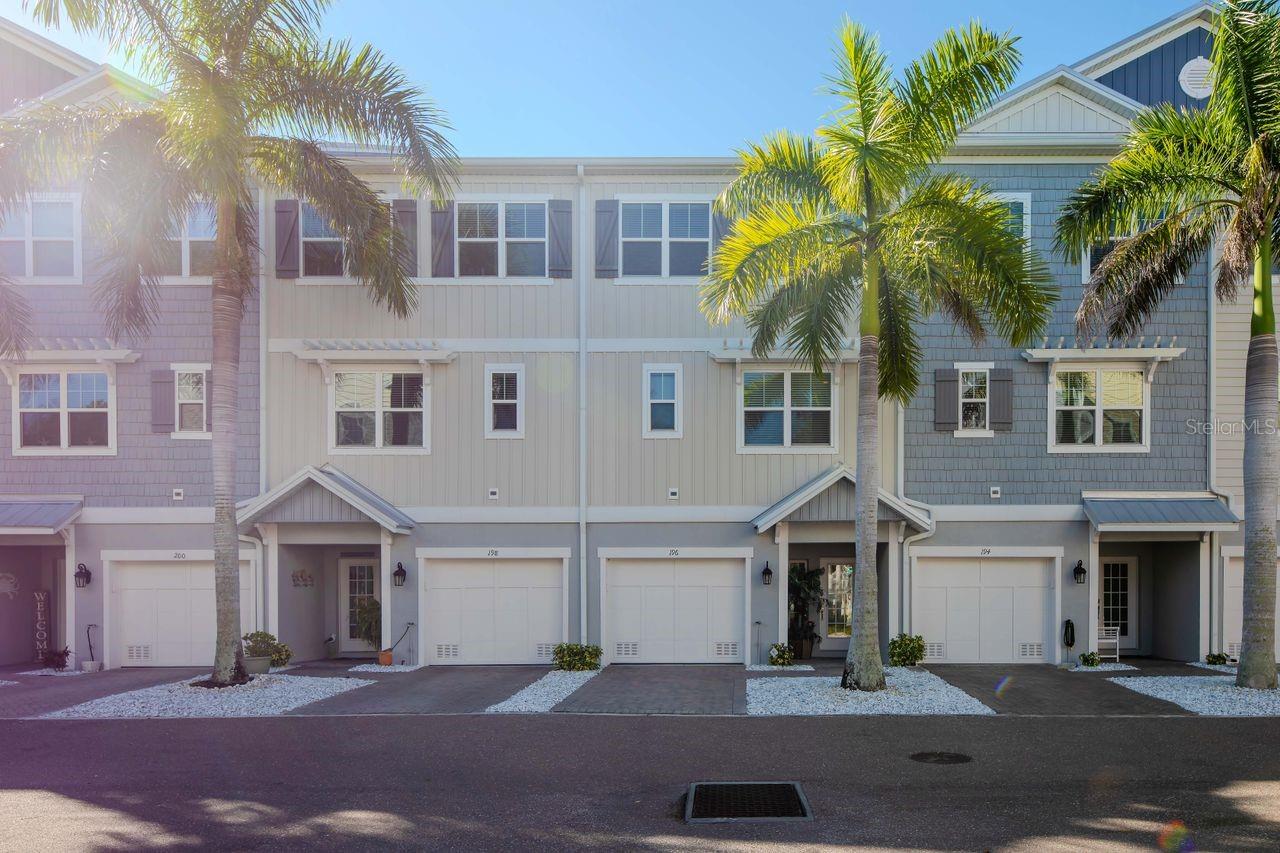 196 HAVEN BEACH DR — photo 2