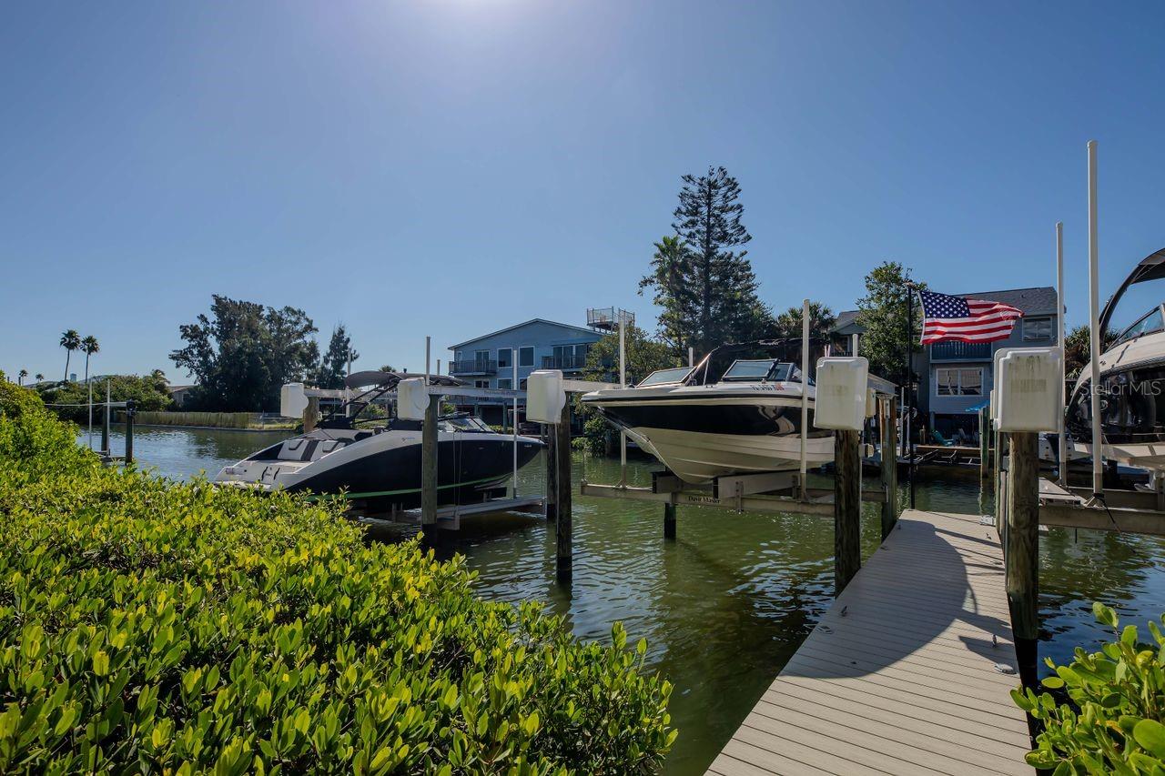 196 HAVEN BEACH DR — photo 47