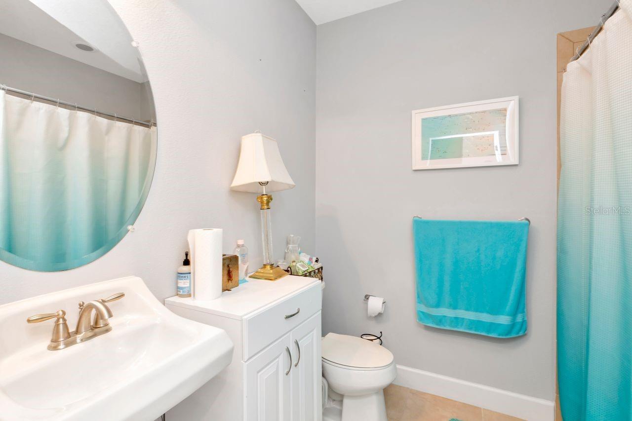 196 HAVEN BEACH DR — photo 34