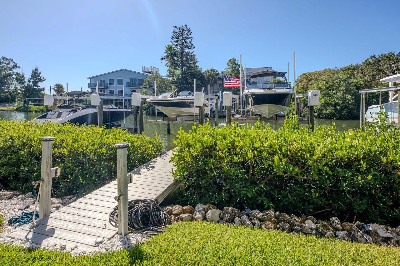 196 HAVEN BEACH DR — photo 43