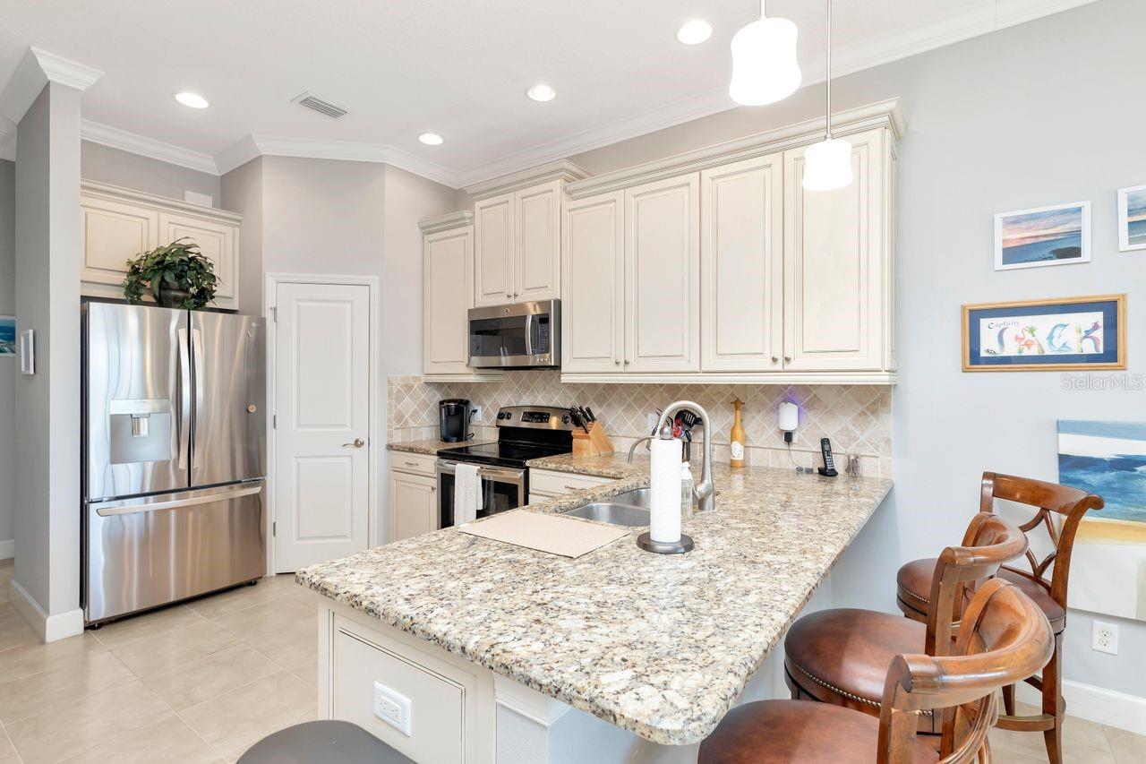 196 HAVEN BEACH DR — photo 12