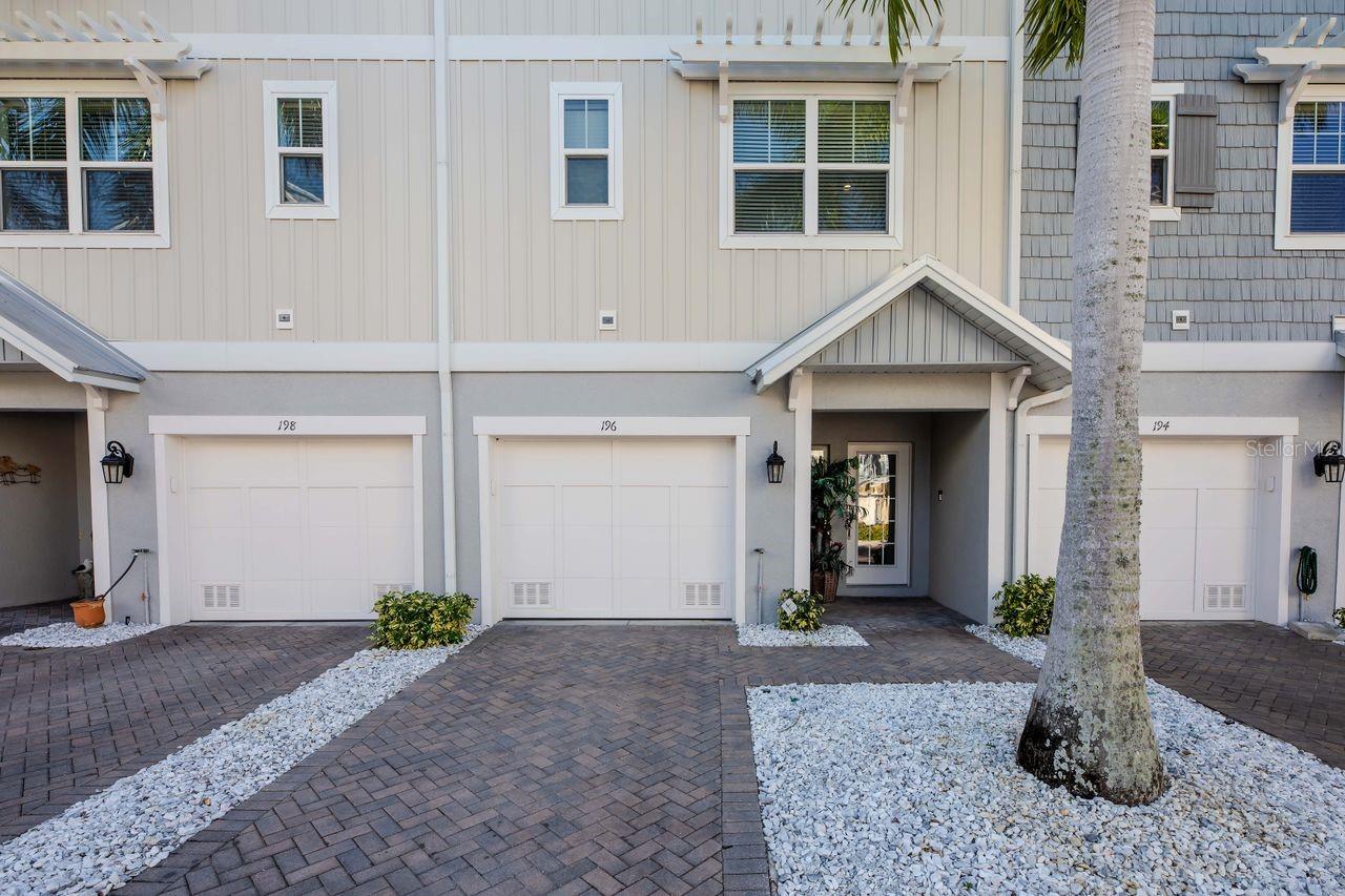 196 HAVEN BEACH DR — photo 3