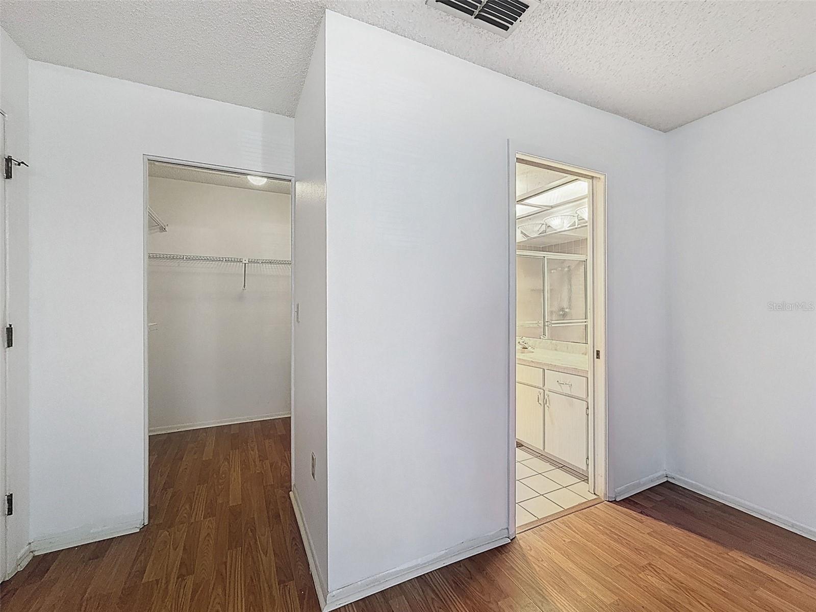 11403 VERSAILLES LN #E — photo 42