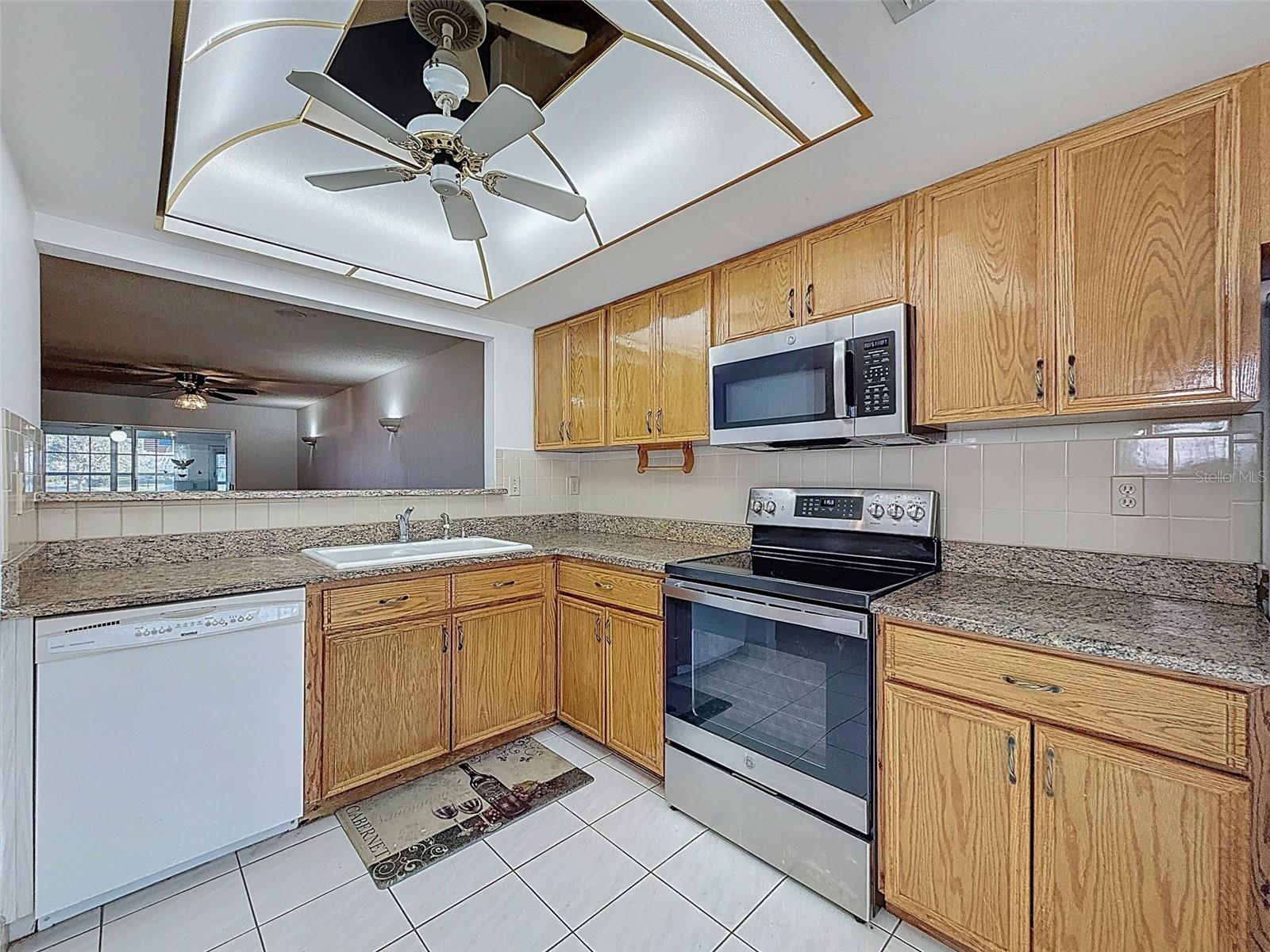 11403 VERSAILLES LN #E — photo 26