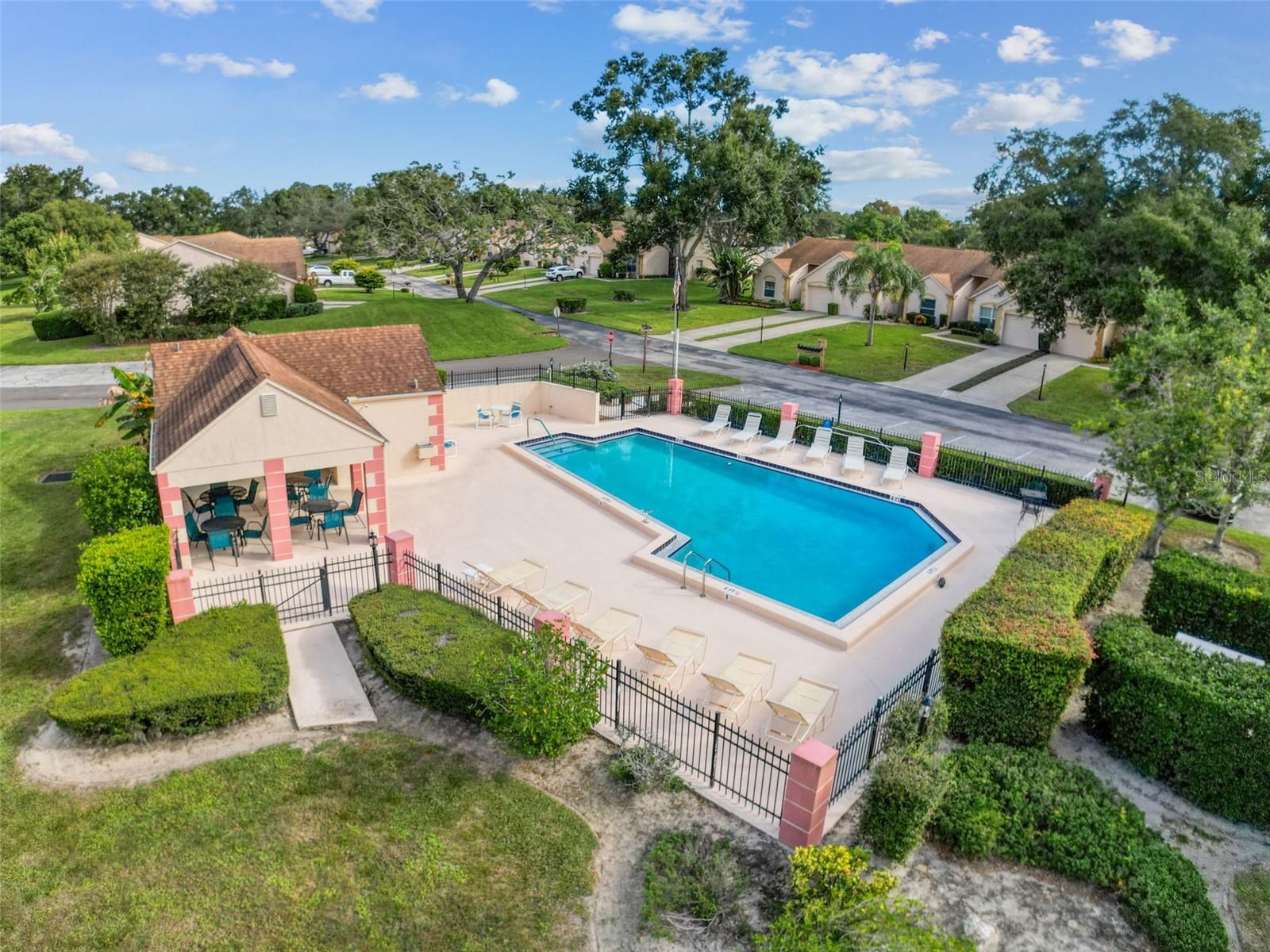 11403 VERSAILLES LN #E — photo 46