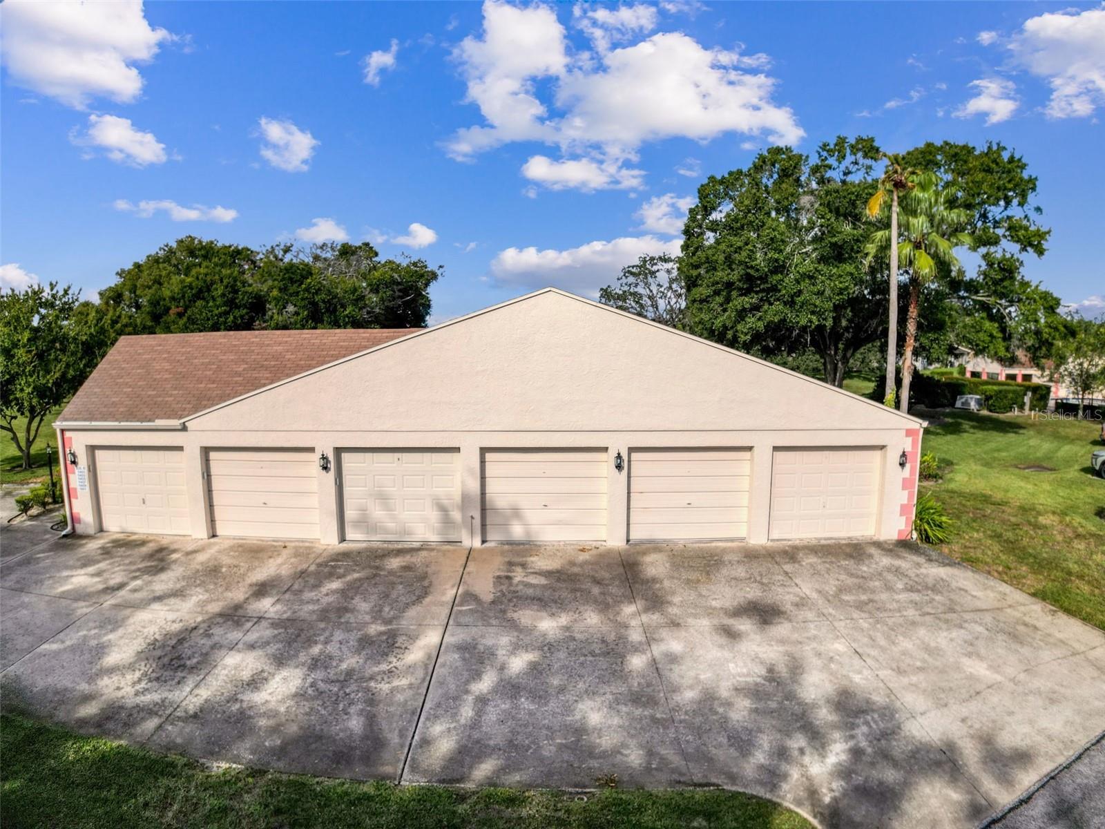 11403 VERSAILLES LN #E — photo 52