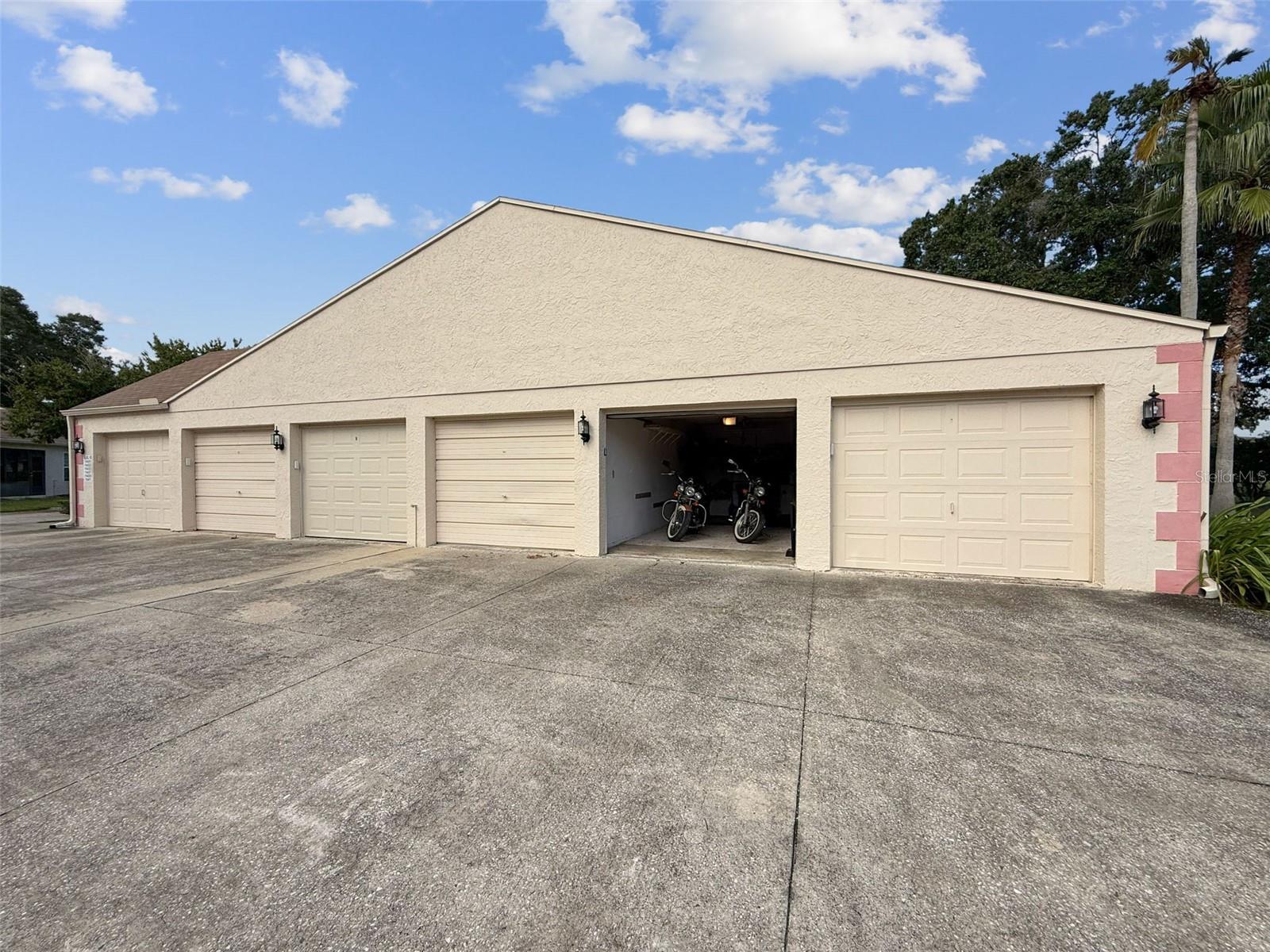 11403 VERSAILLES LN #E — photo 9