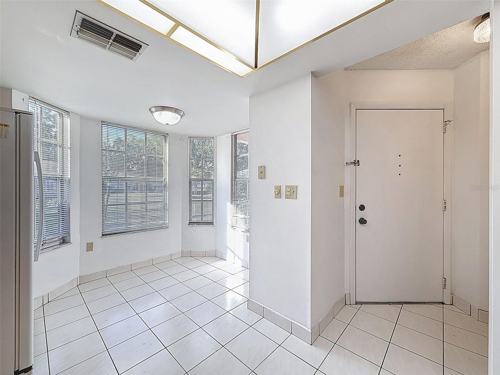 11403 VERSAILLES LN #E — photo 13
