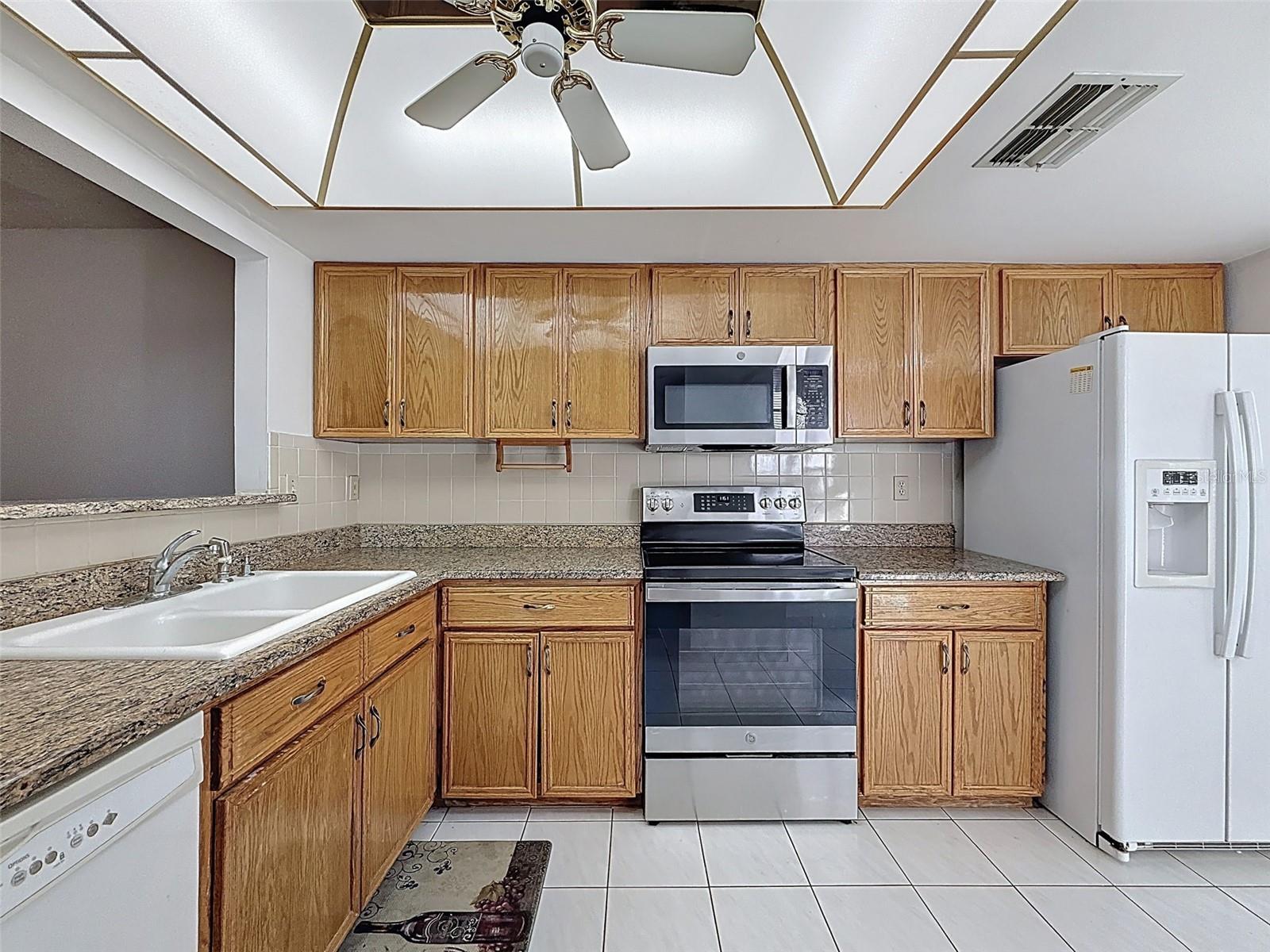 11403 VERSAILLES LN #E — photo 88