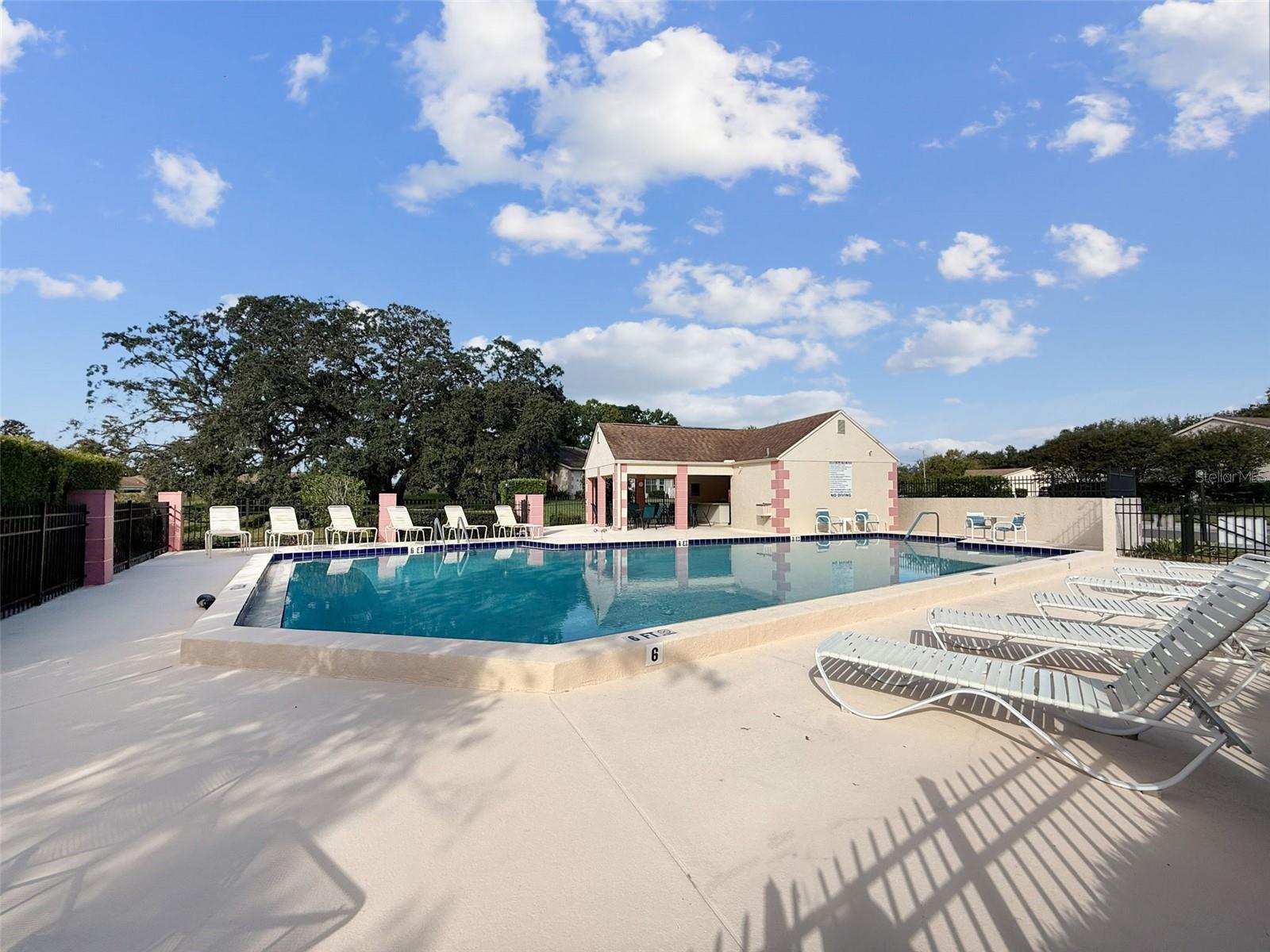 11403 VERSAILLES LN #E — photo 55