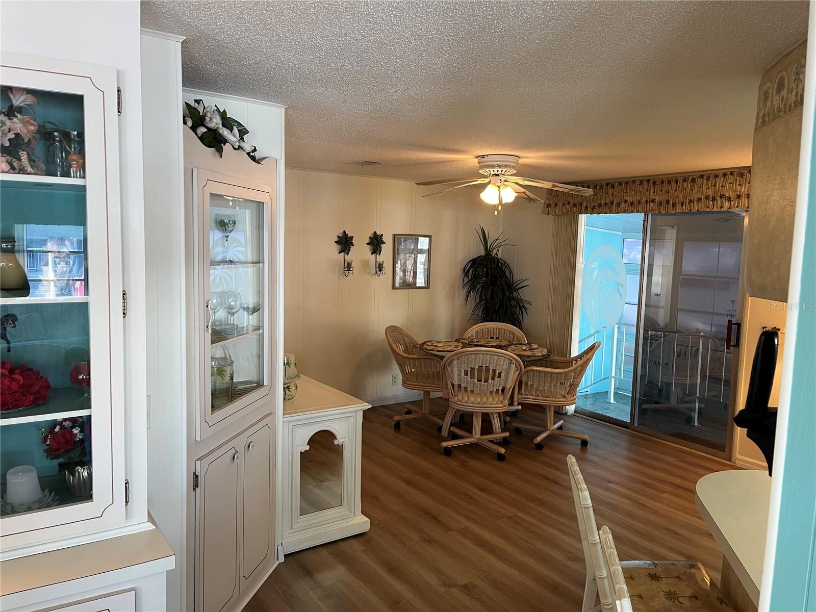 518 CERVINA DR N — photo 21