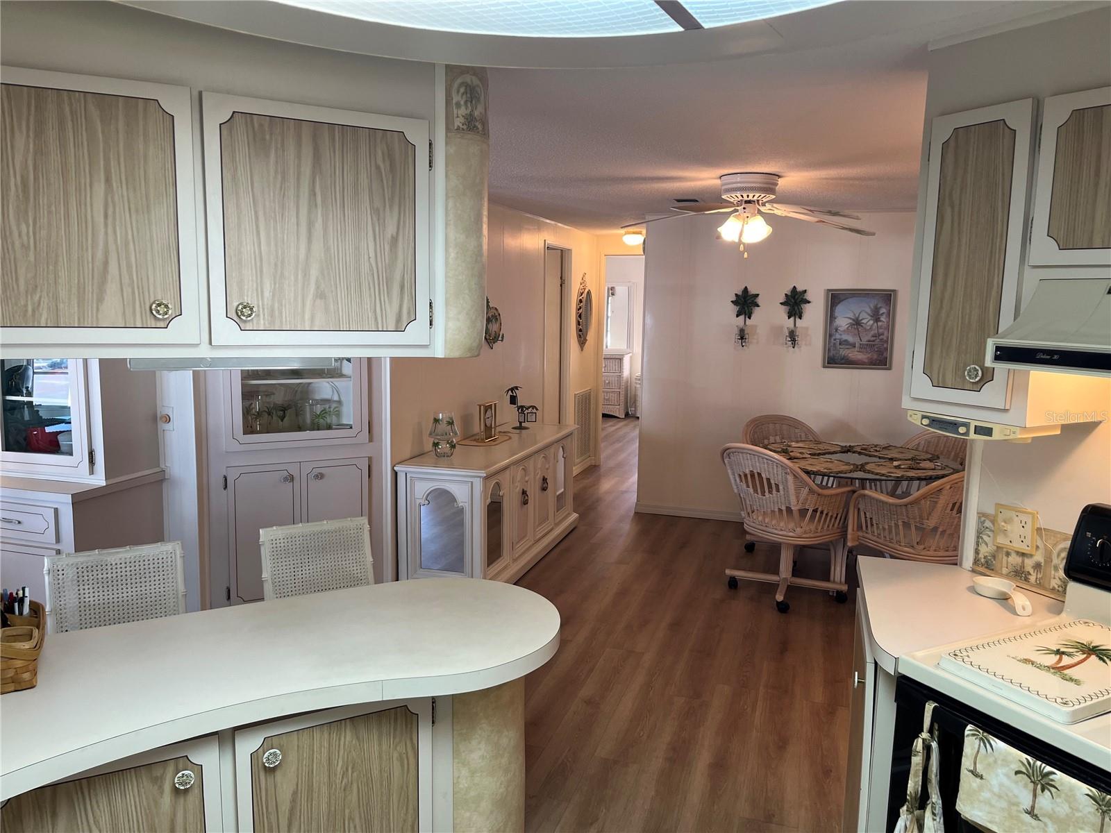 518 CERVINA DR N — photo 31
