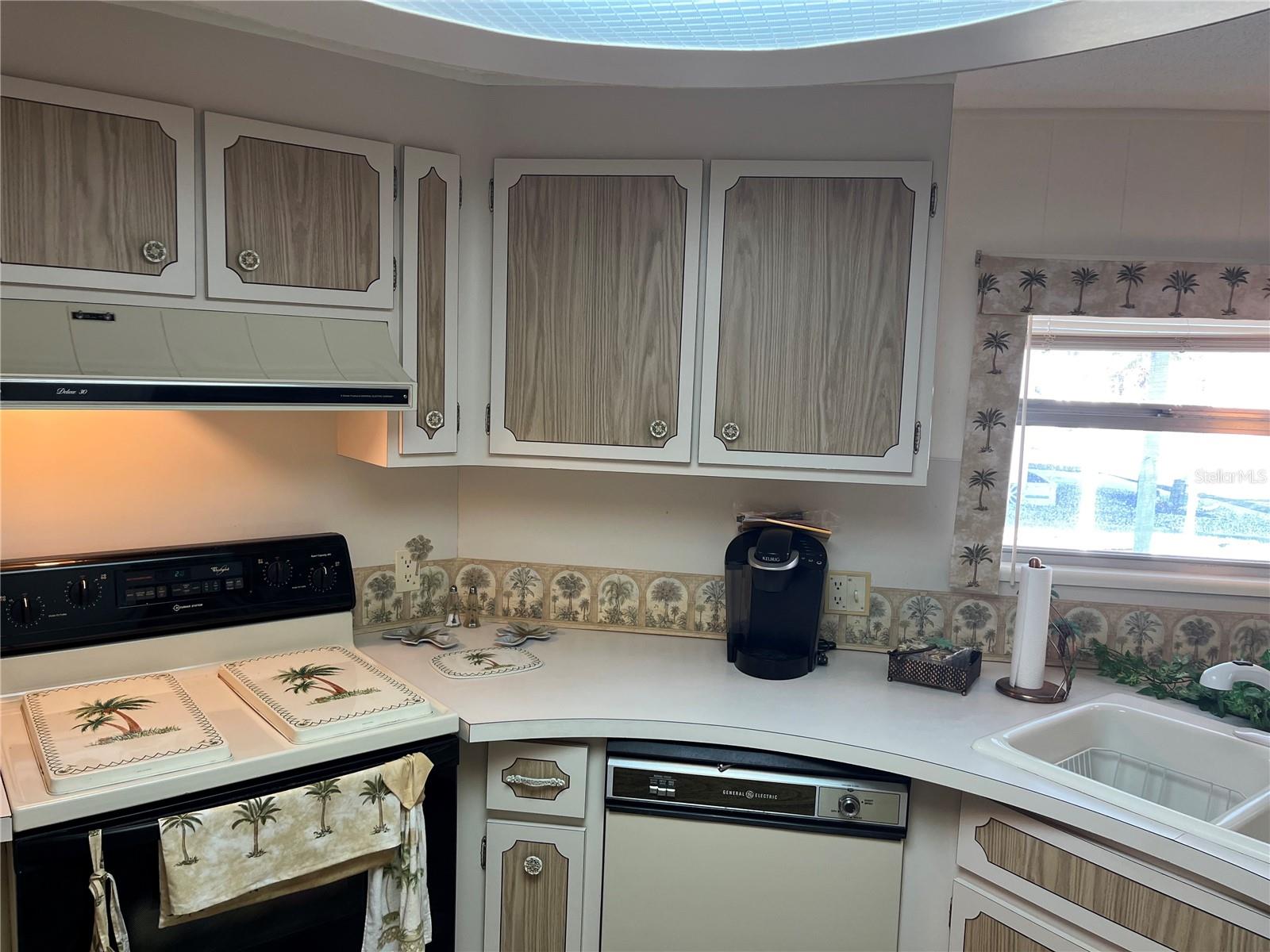 518 CERVINA DR N — photo 30