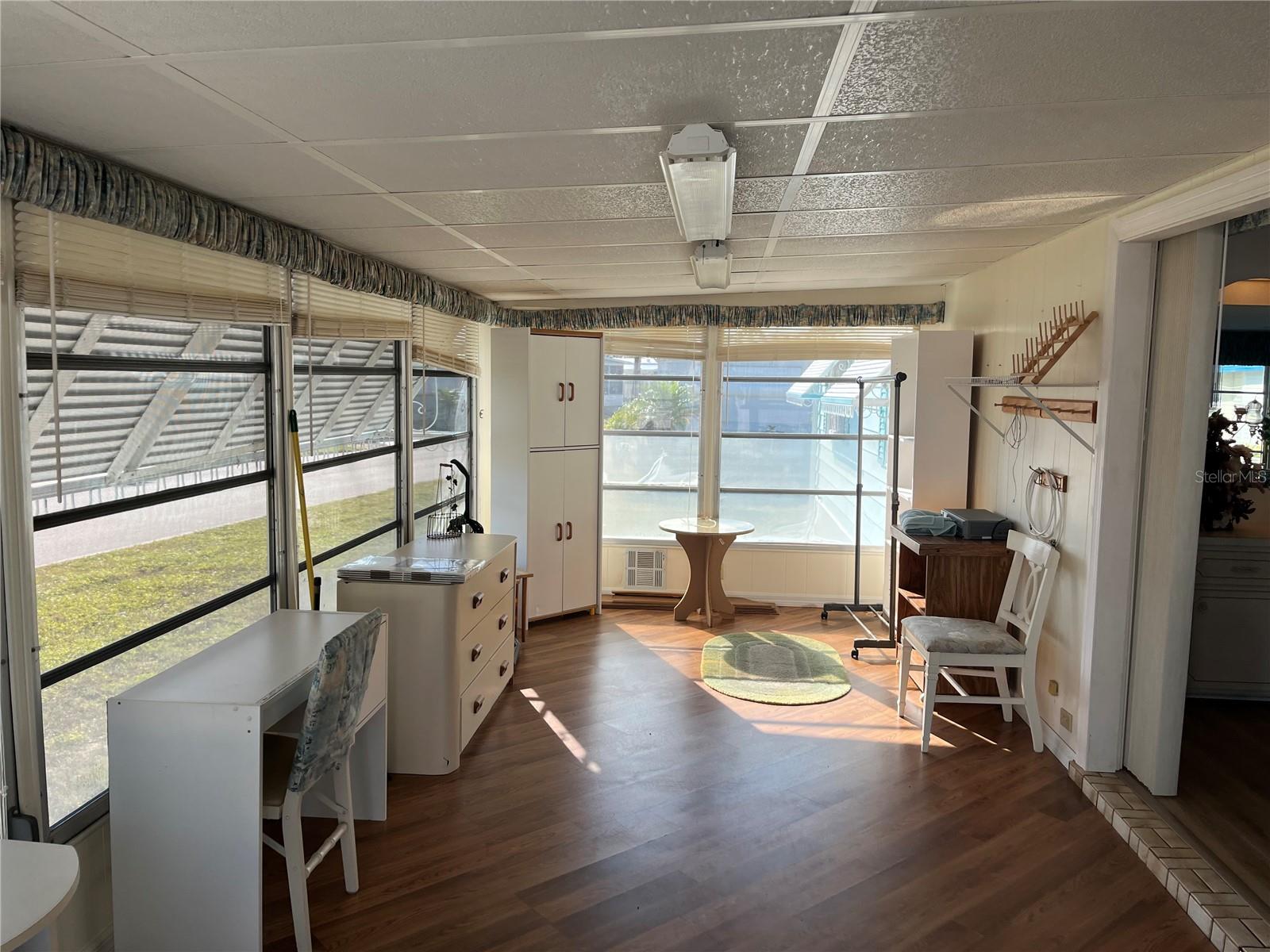 518 CERVINA DR N — photo 19