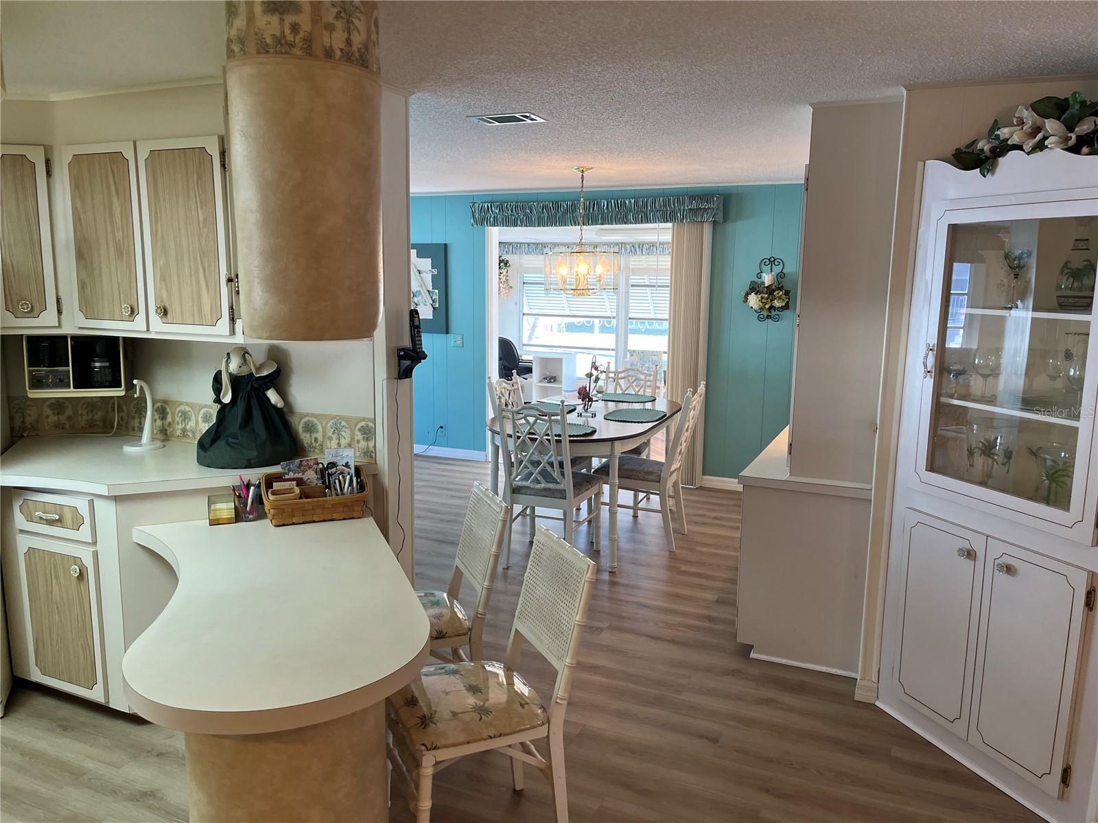 518 CERVINA DR N — photo 26