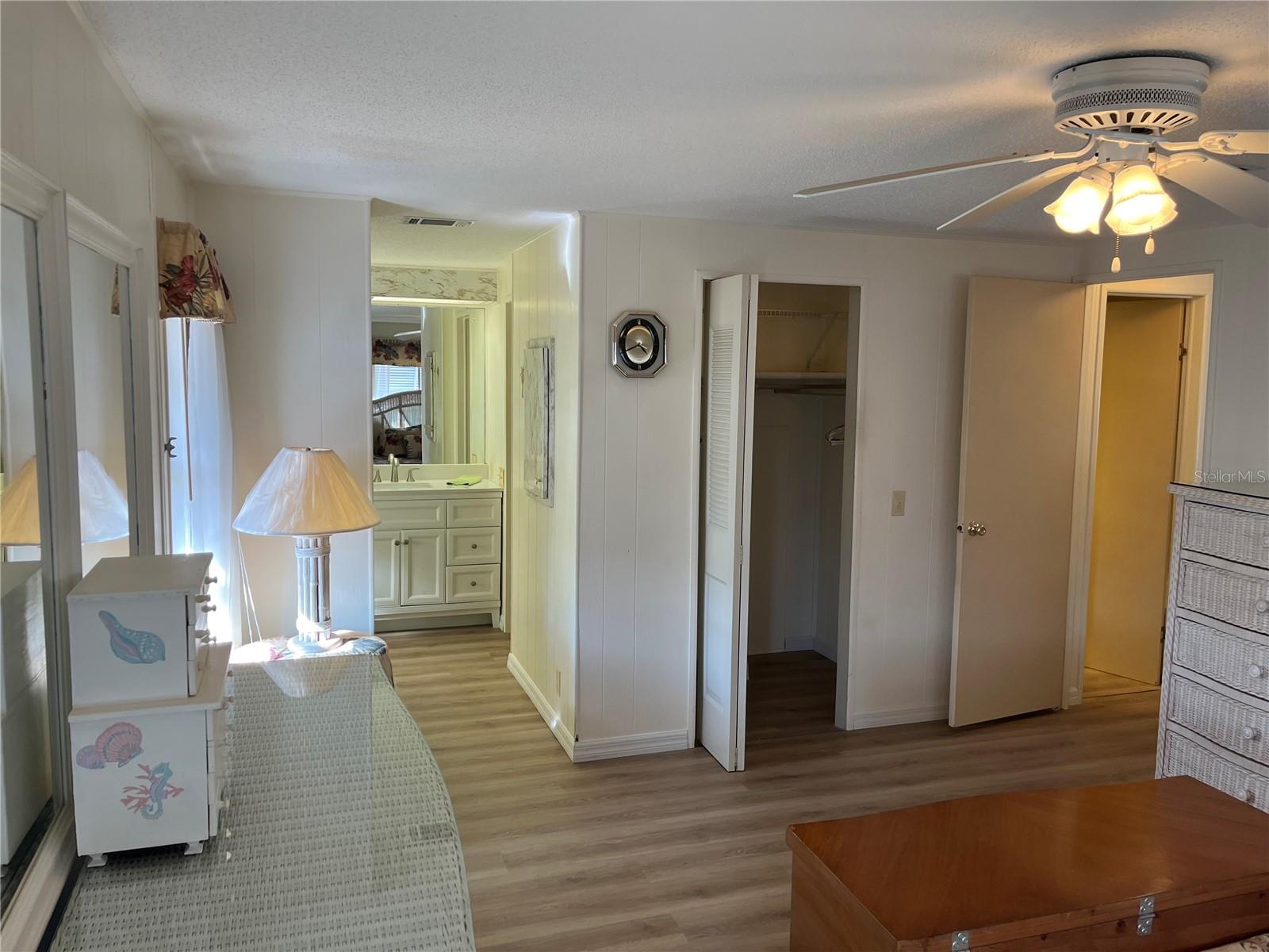 518 CERVINA DR N — photo 42