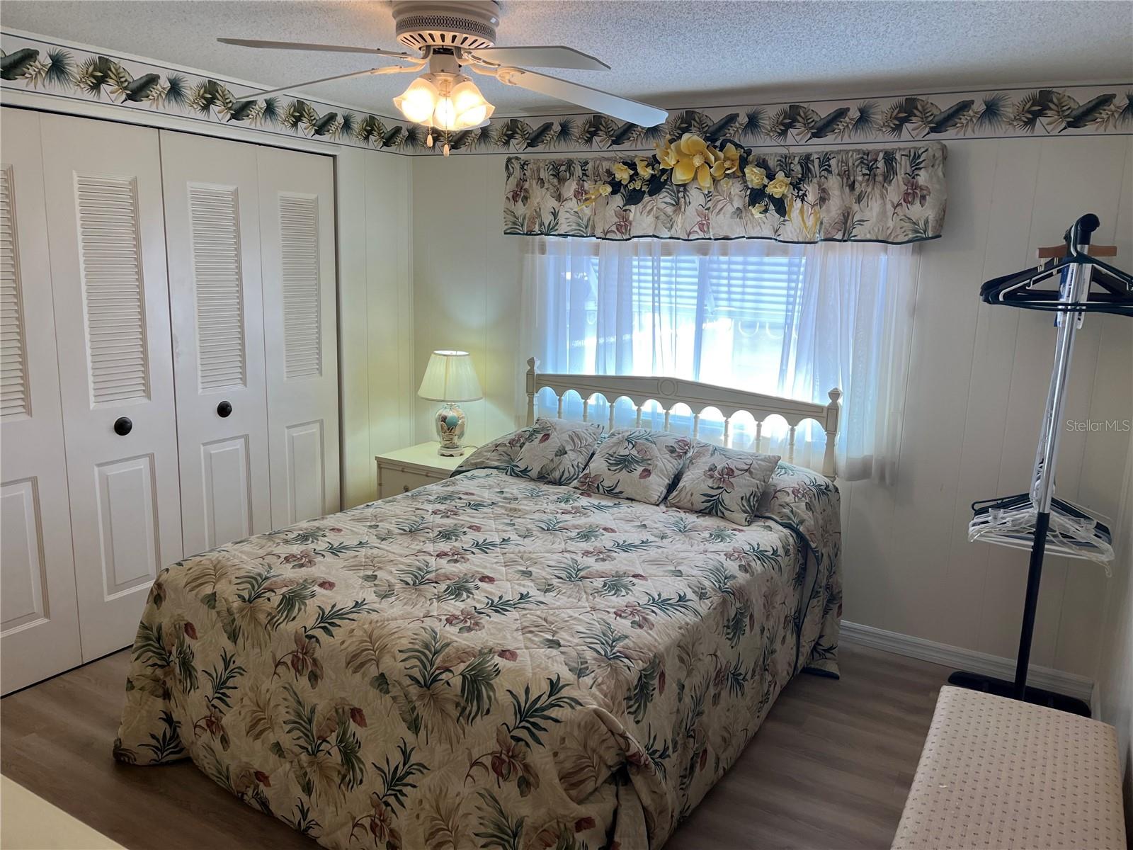 518 CERVINA DR N — photo 32